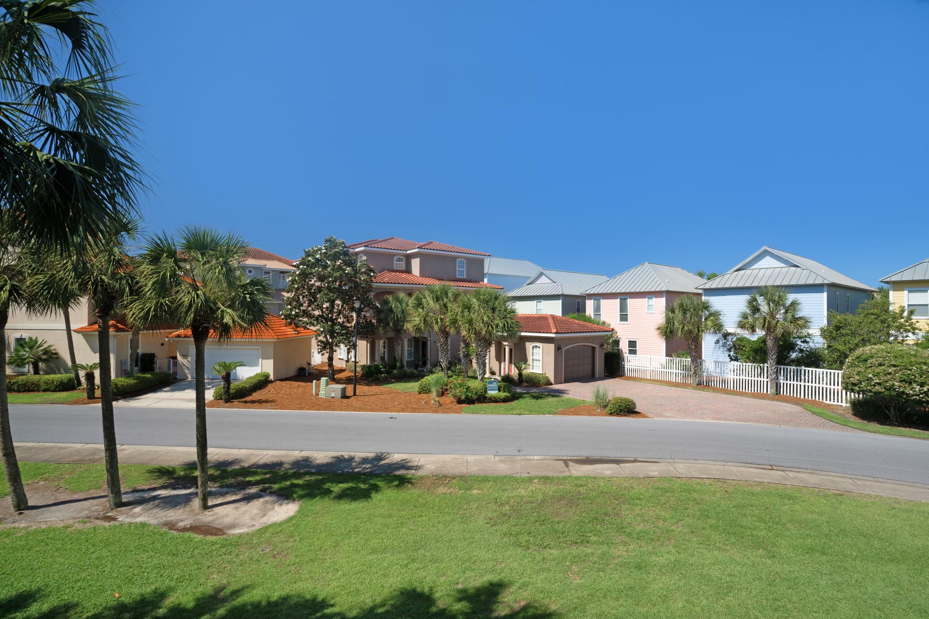 MARAVILLA CONDO 1 - Residential