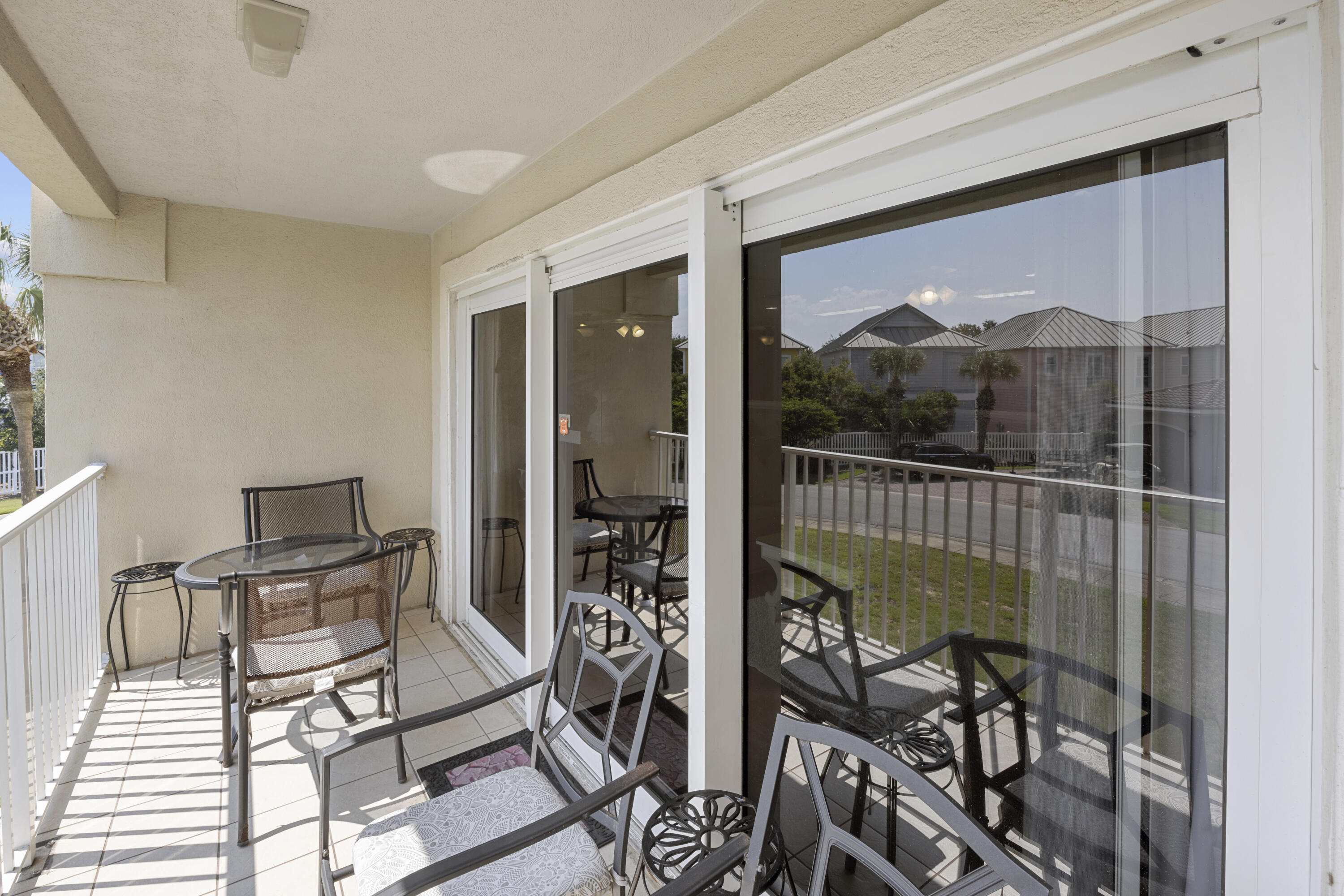 MARAVILLA CONDO 1 - Residential