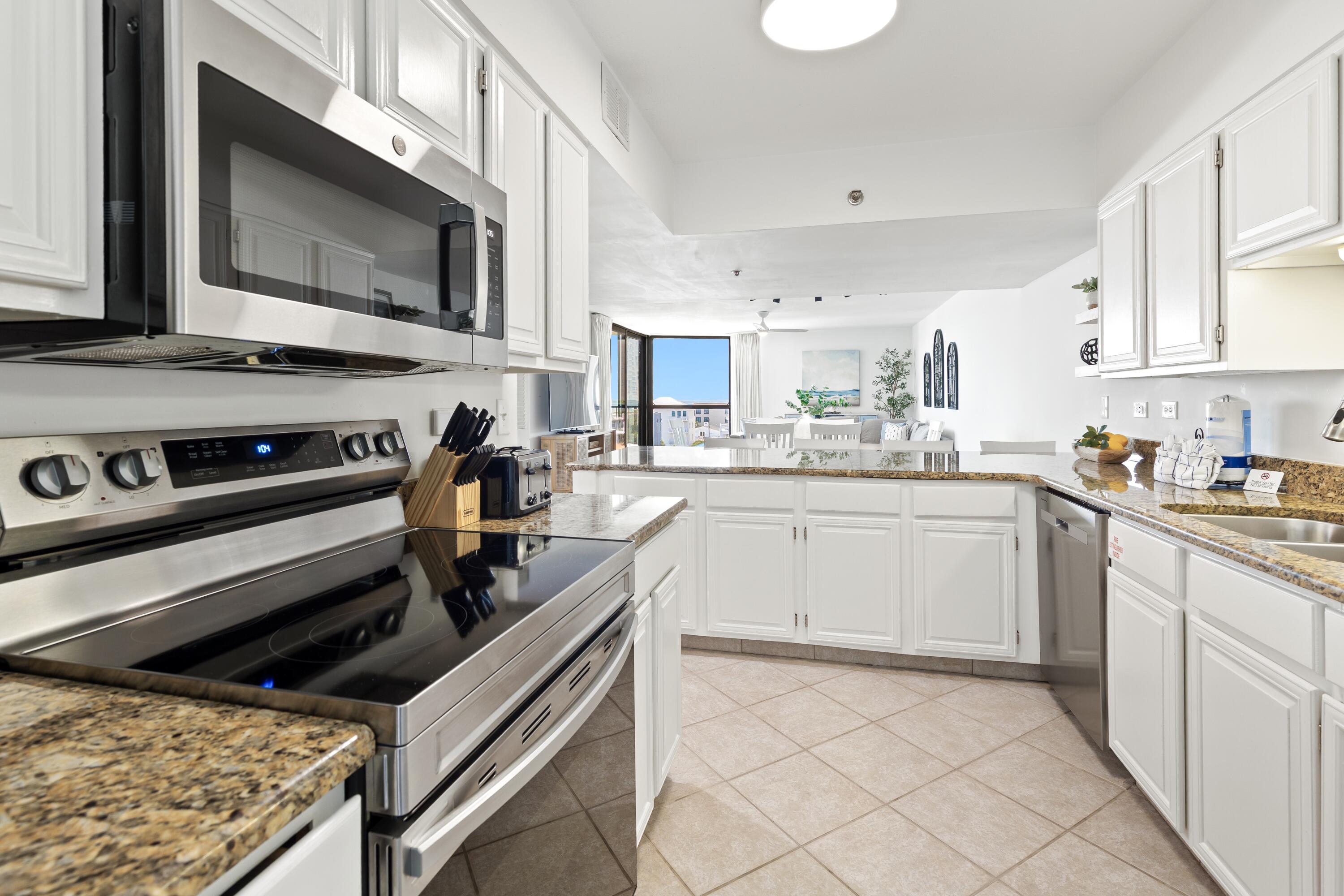 MAINSAIL CONDO PH 4 - Residential