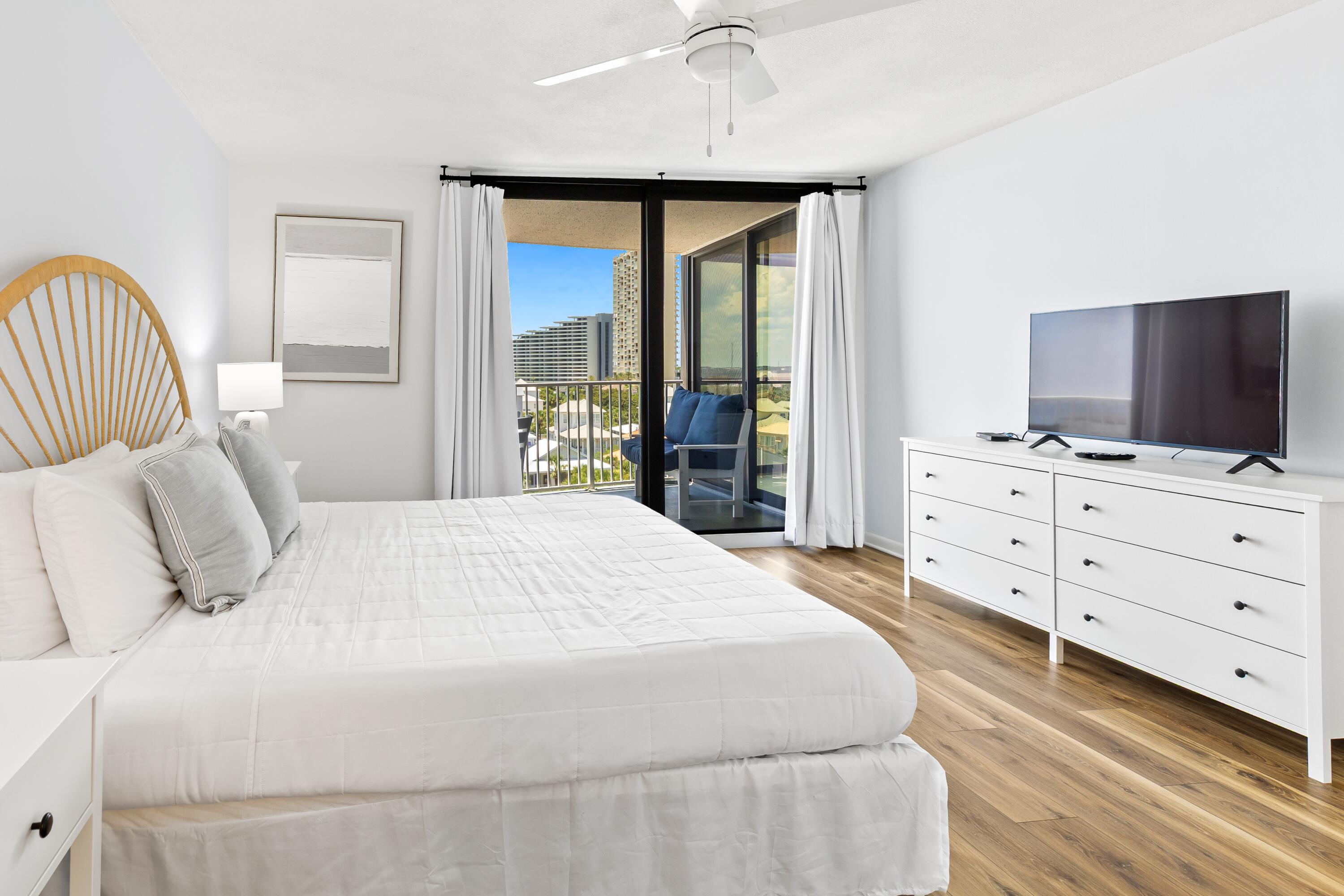 MAINSAIL CONDO PH 4 - Residential