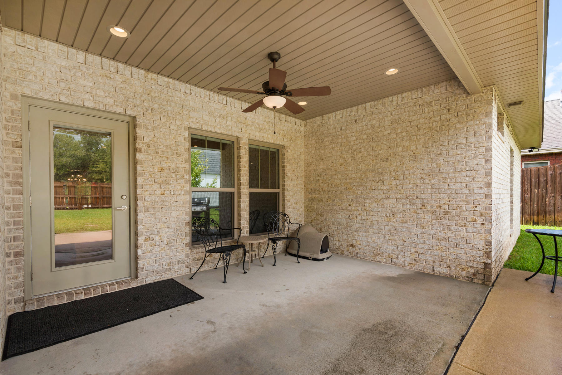 BAYOU POQUITO - Residential