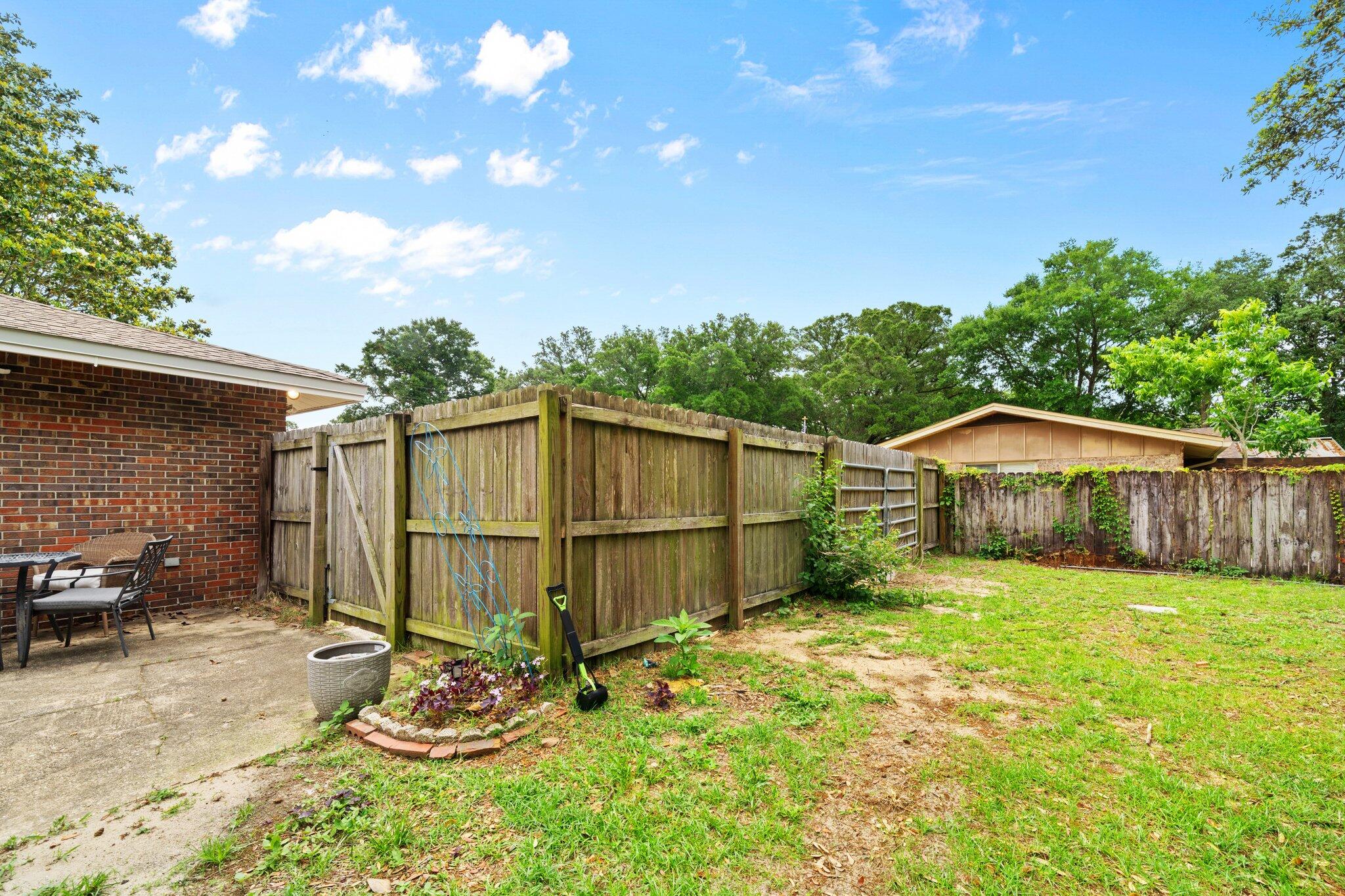 LAKE LORRAINE ESTATES 1 - Residential