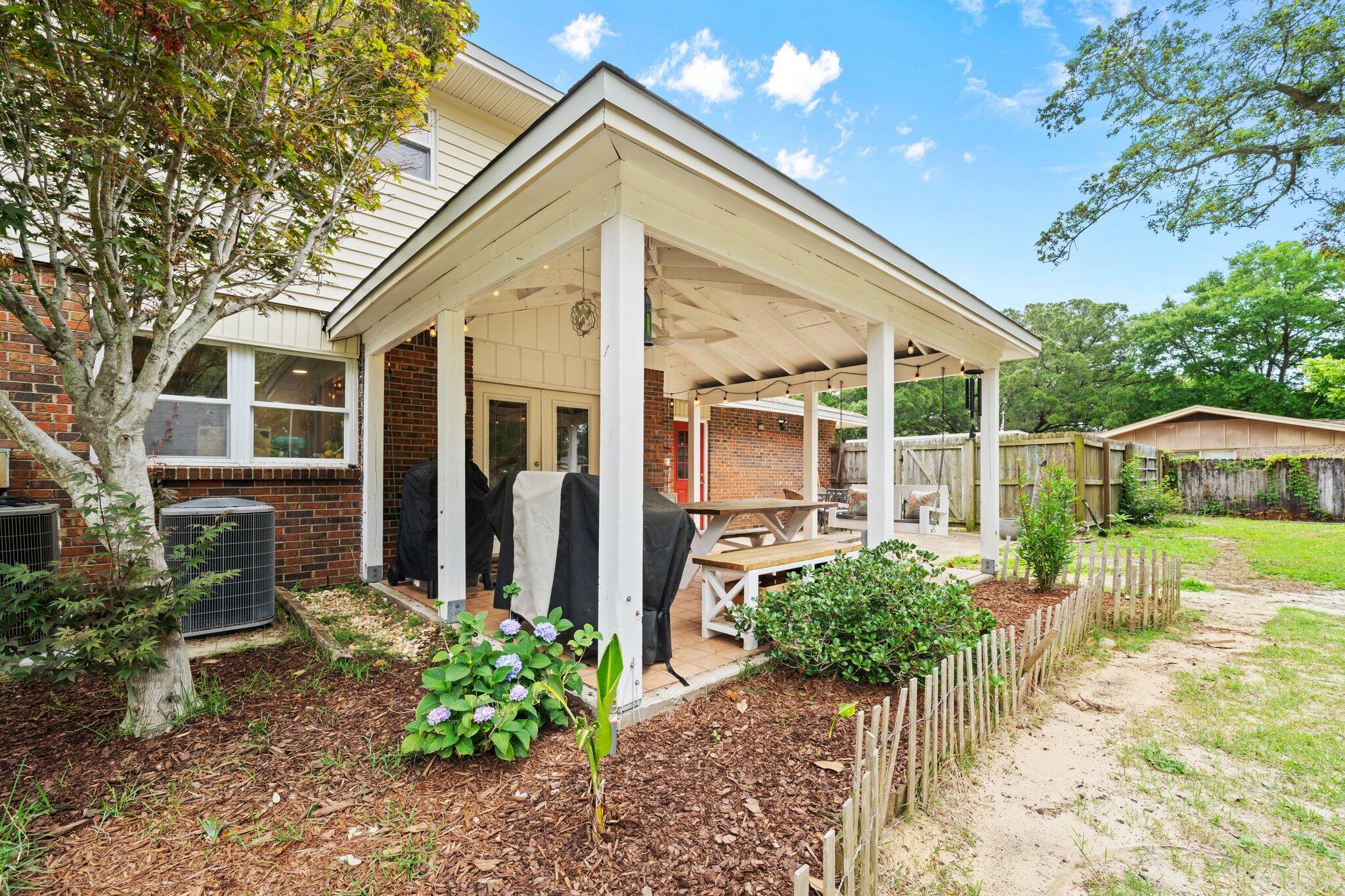 LAKE LORRAINE ESTATES 1 - Residential
