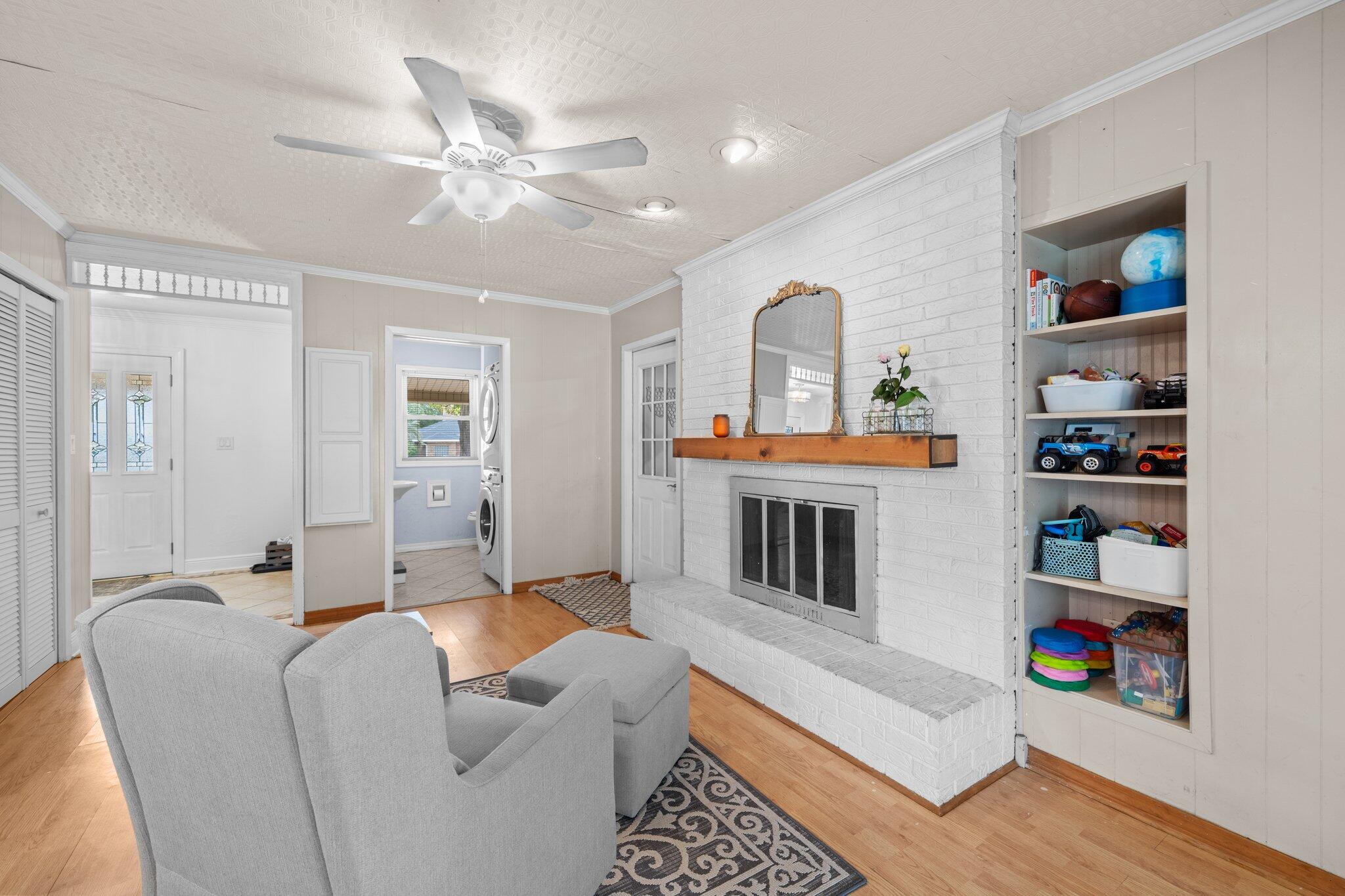 LAKE LORRAINE ESTATES 1 - Residential