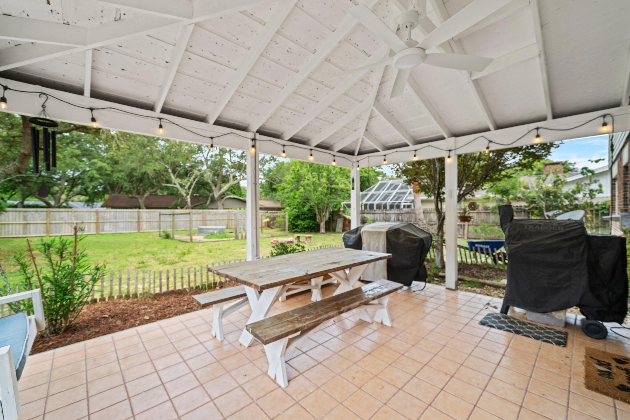LAKE LORRAINE ESTATES 1 - Residential