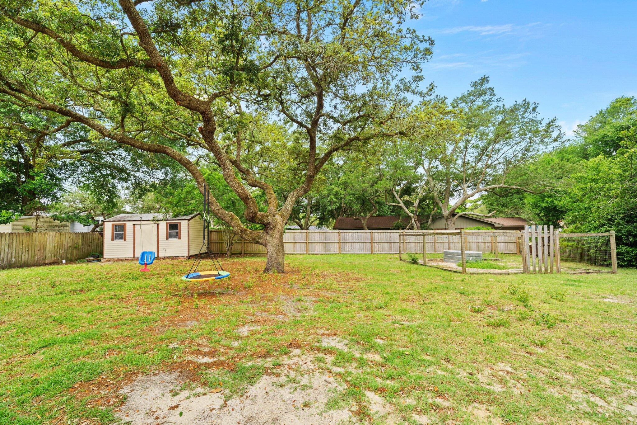 LAKE LORRAINE ESTATES 1 - Residential