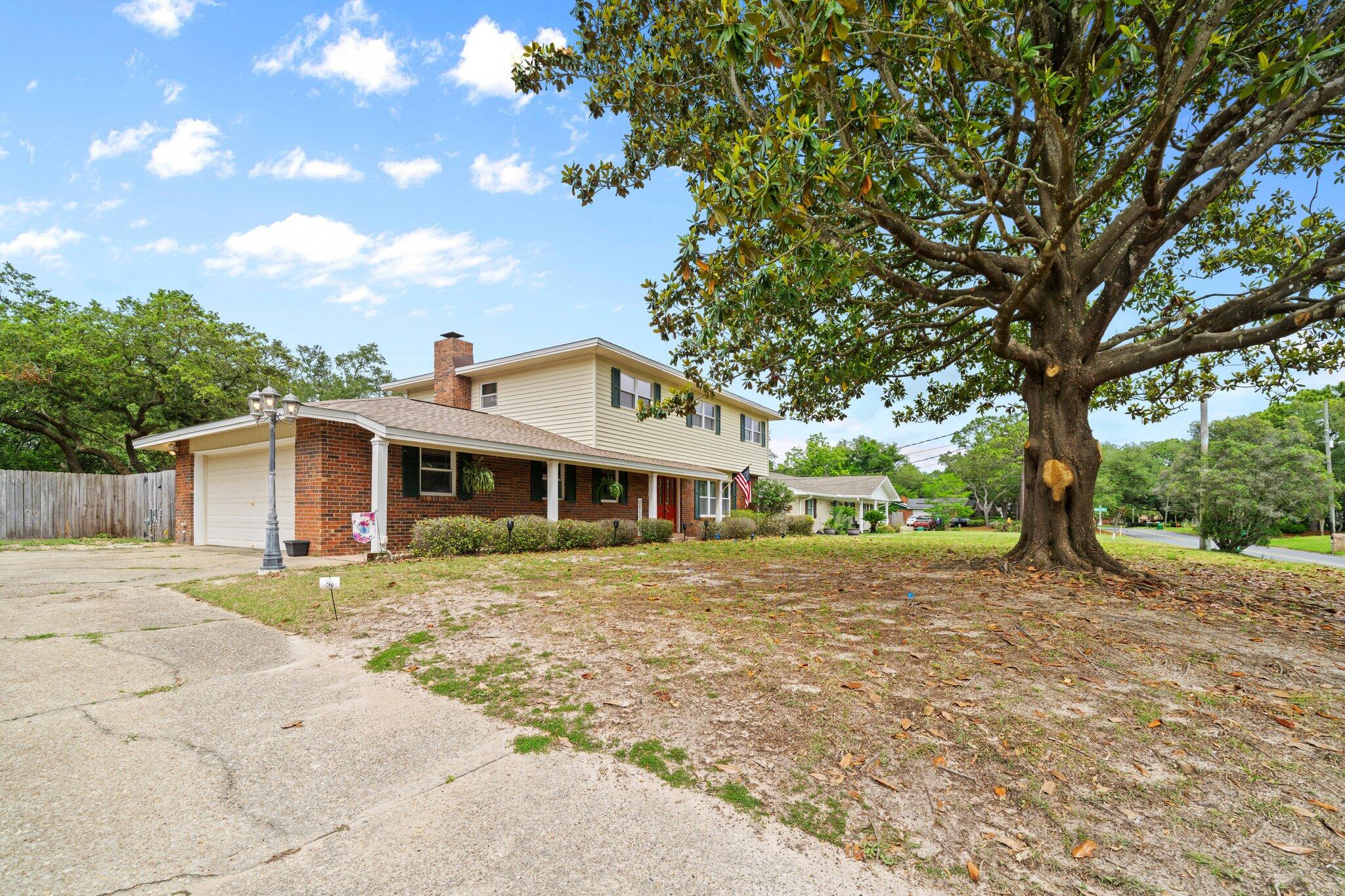 LAKE LORRAINE ESTATES 1 - Residential