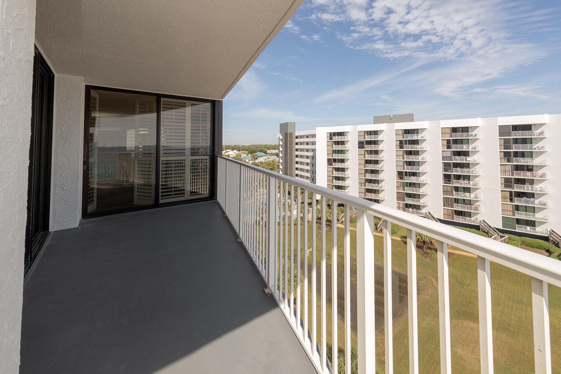 MAINSAIL CONDO PH 5 - Residential