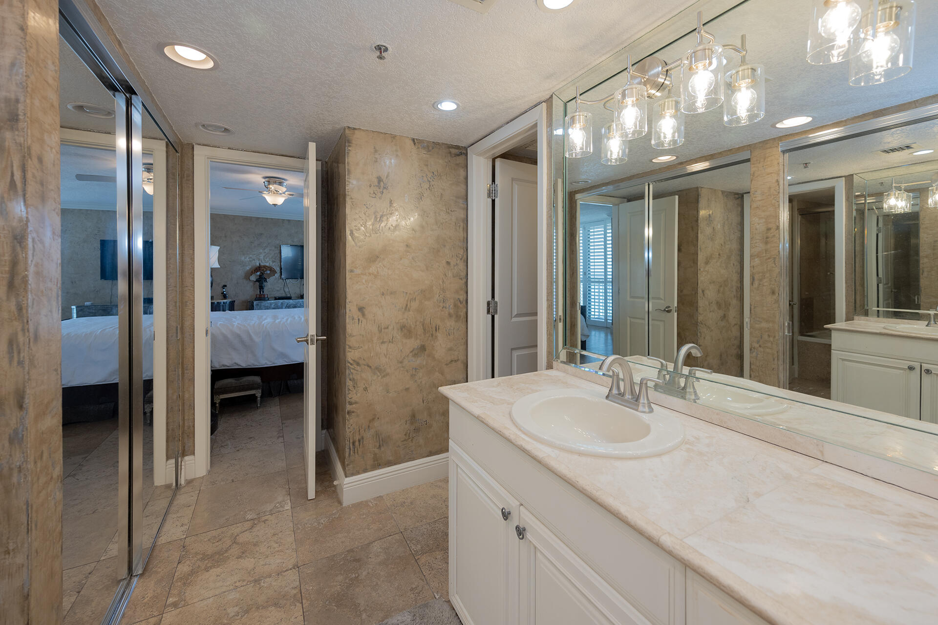 MAINSAIL CONDO PH 5 - Residential