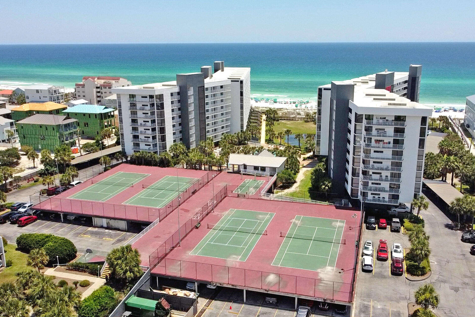 MAINSAIL CONDO PH 5 - Residential