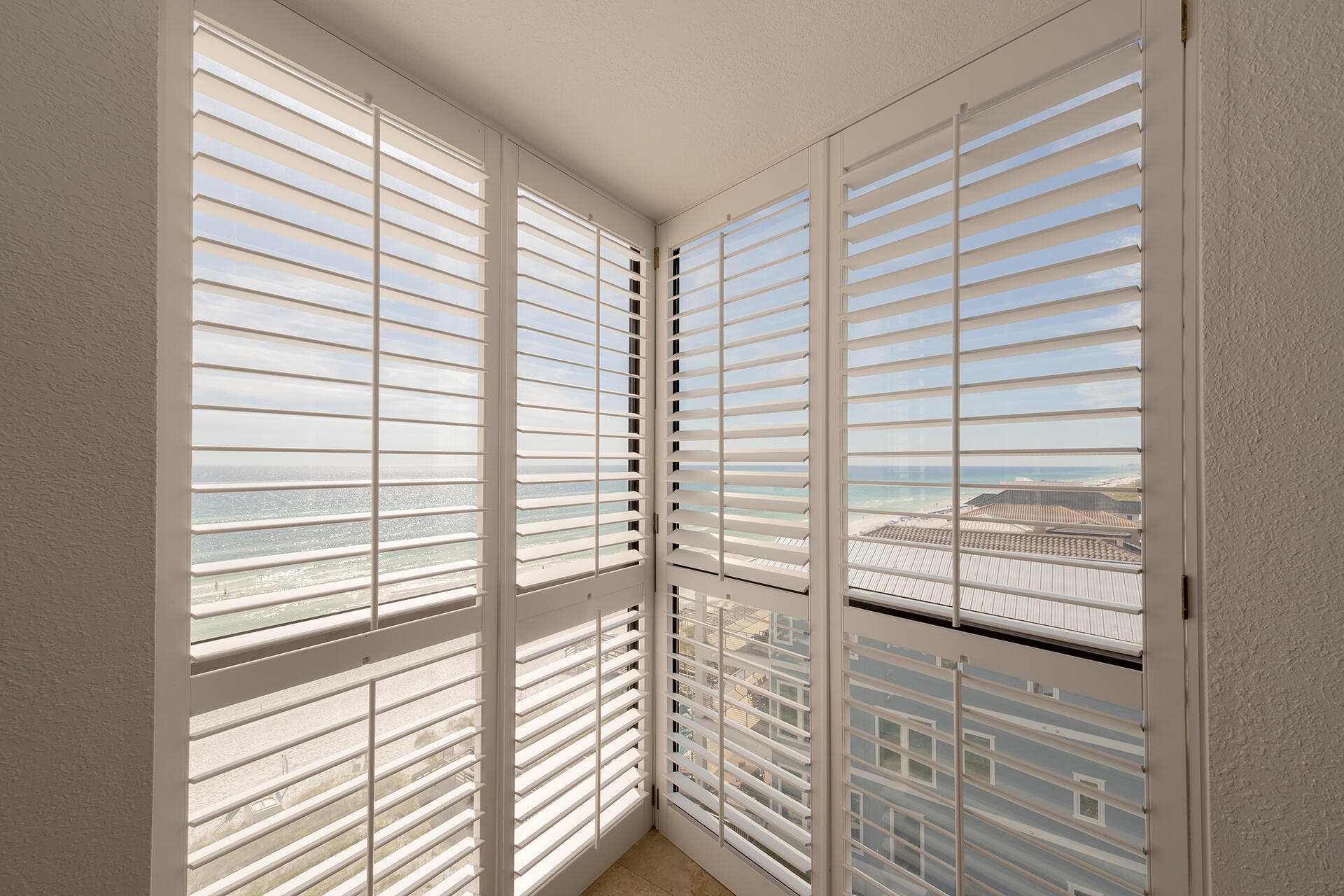 MAINSAIL CONDO PH 5 - Residential