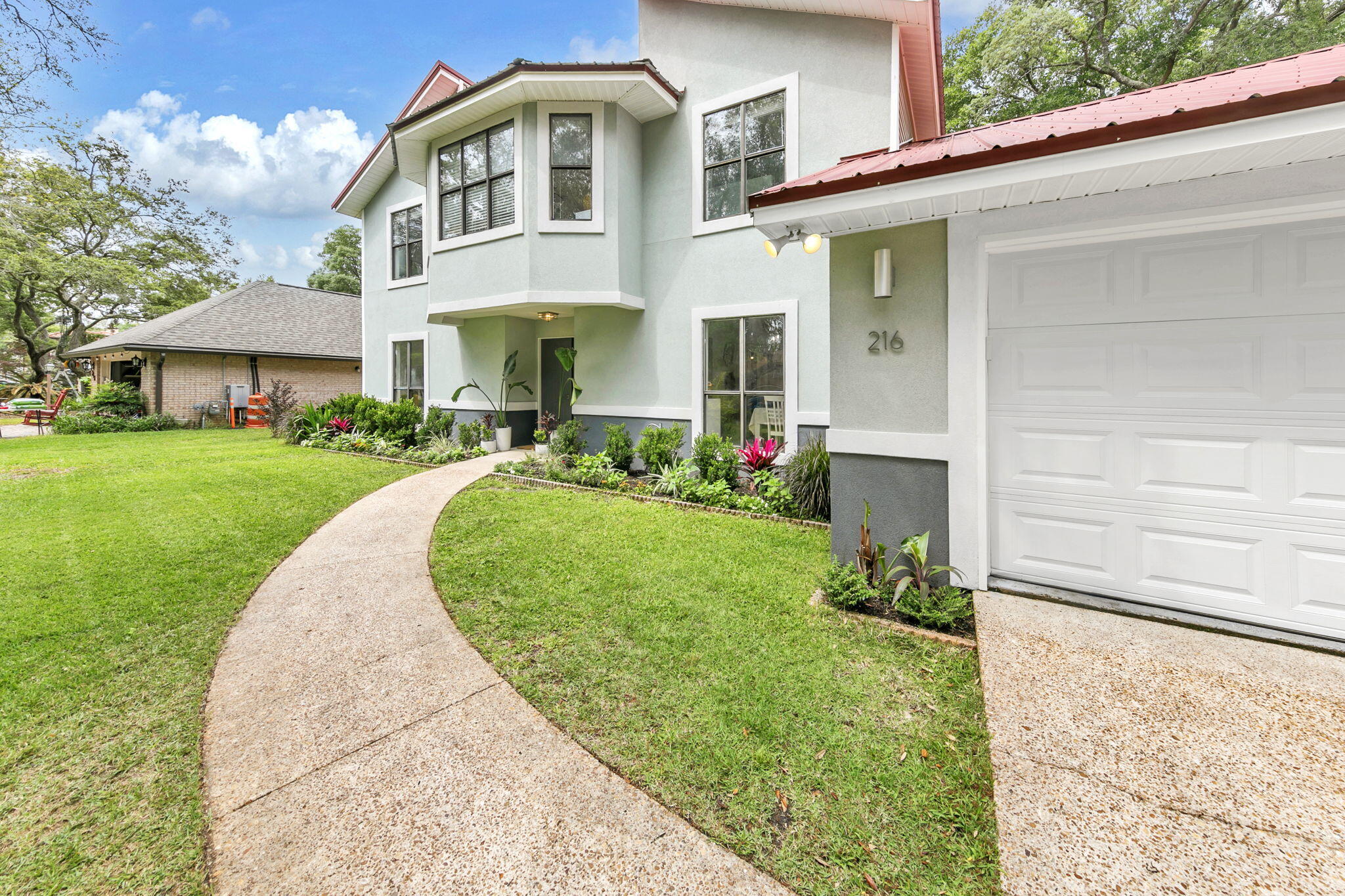 216 E Dominica Circle