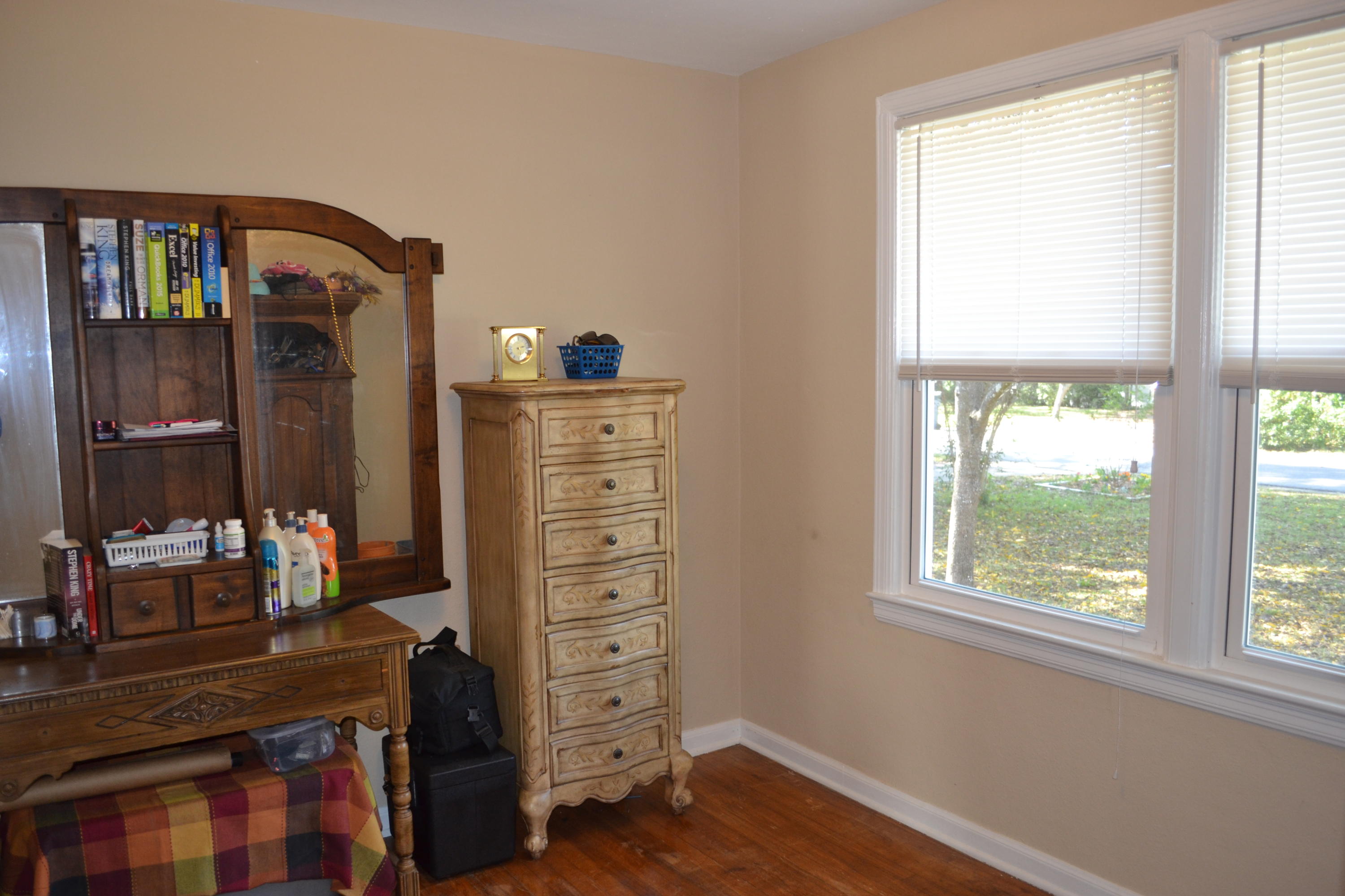 GARNIER BEACH LOT 4 BLK 8 - Residential