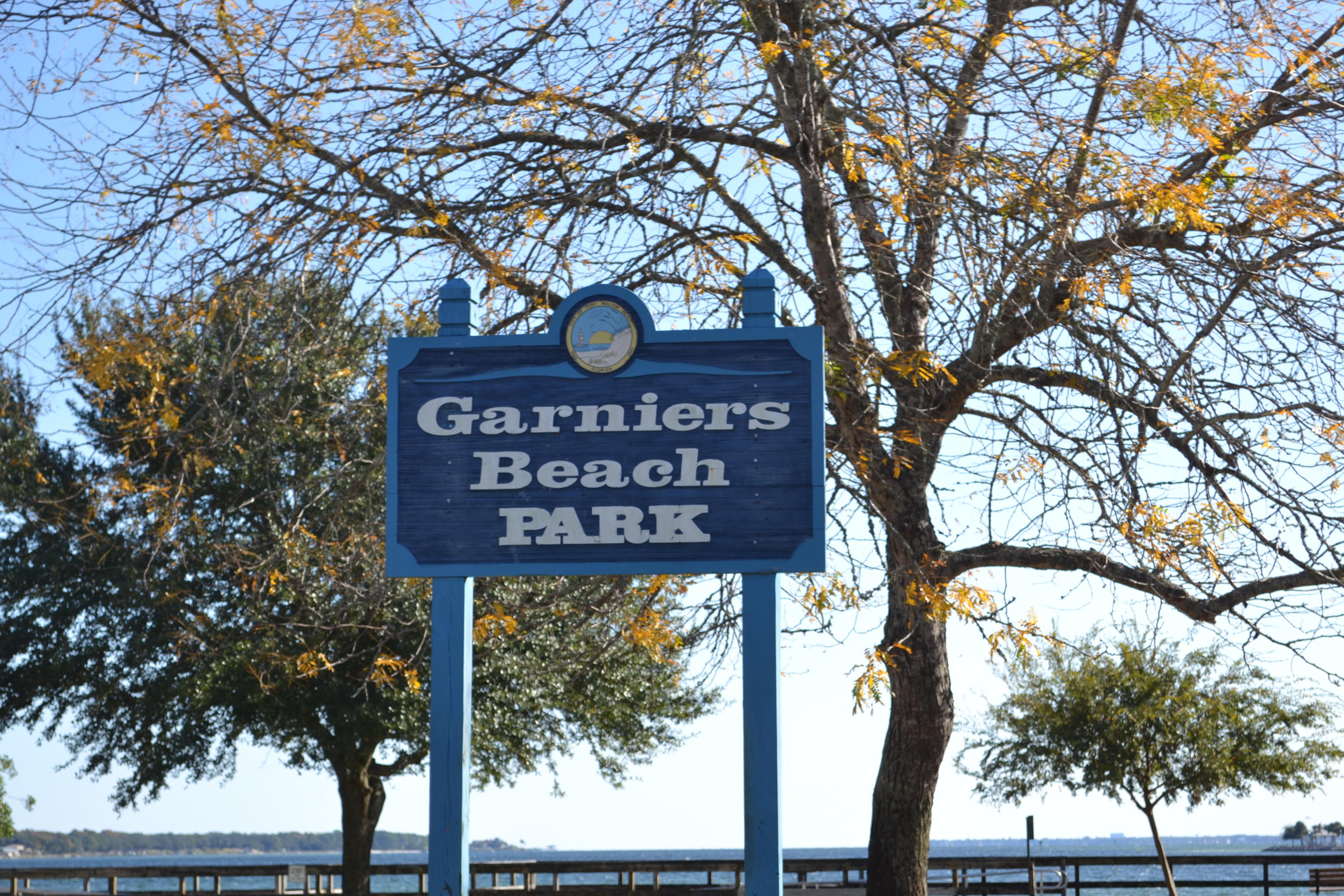 GARNIER BEACH LOT 4 BLK 8 - Residential