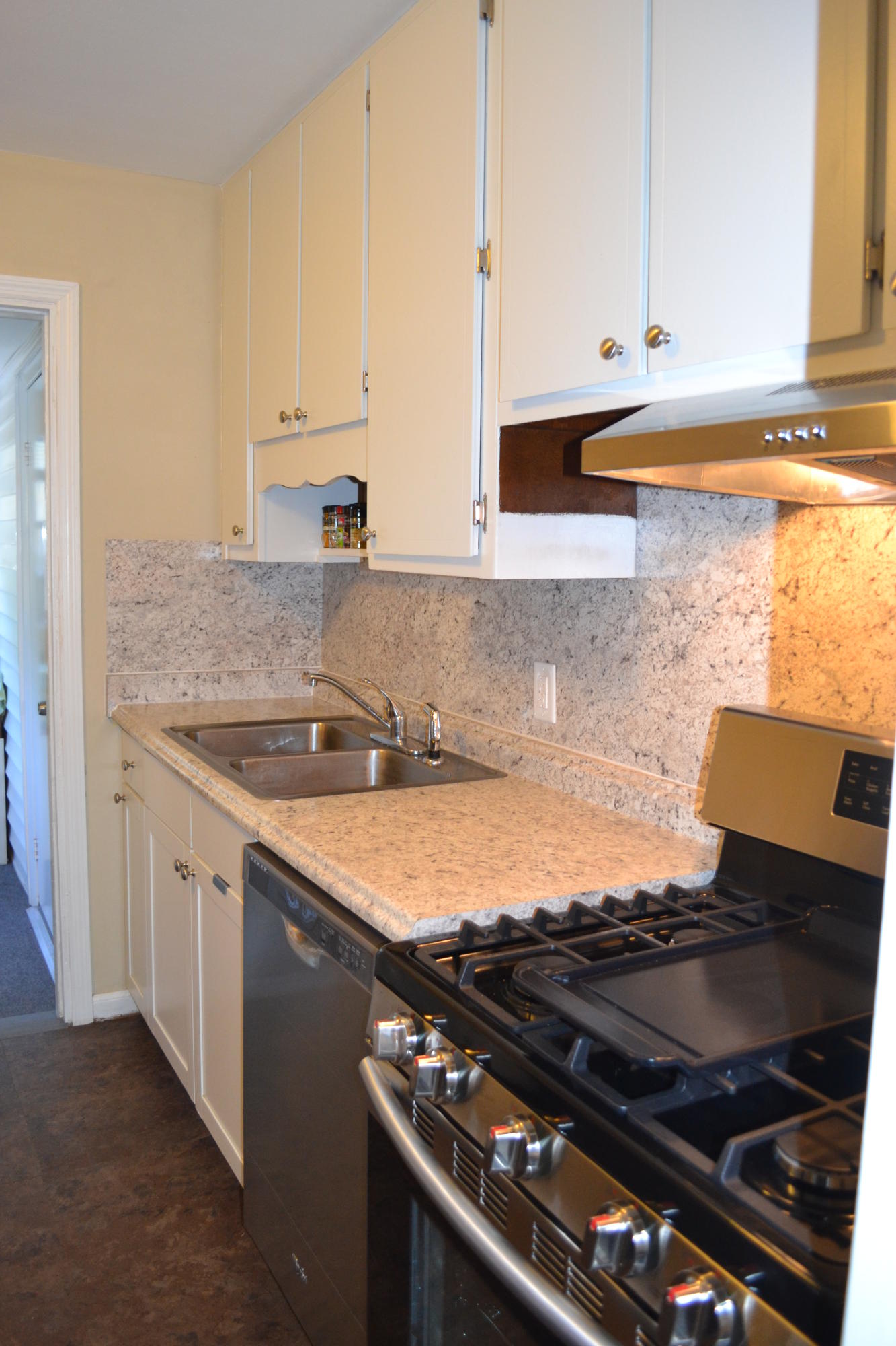 GARNIER BEACH LOT 4 BLK 8 - Residential