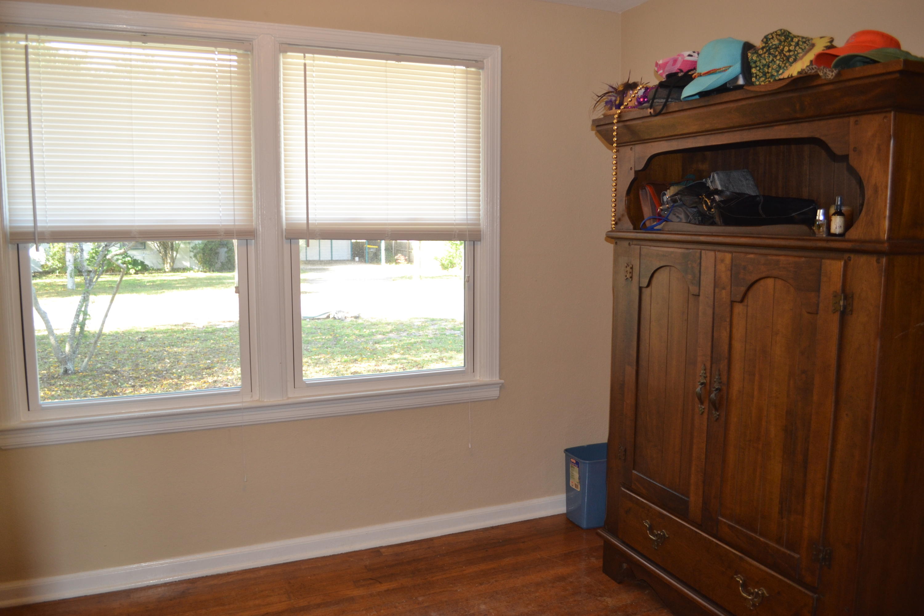 GARNIER BEACH LOT 4 BLK 8 - Residential