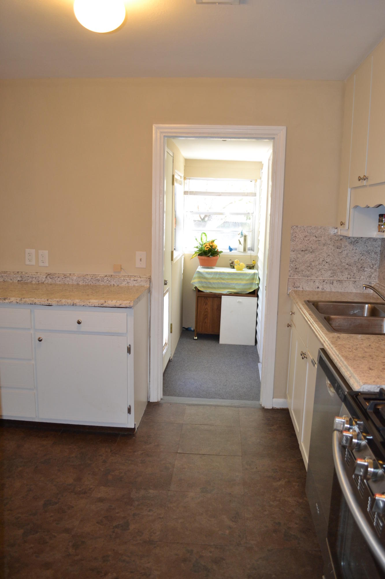 GARNIER BEACH LOT 4 BLK 8 - Residential