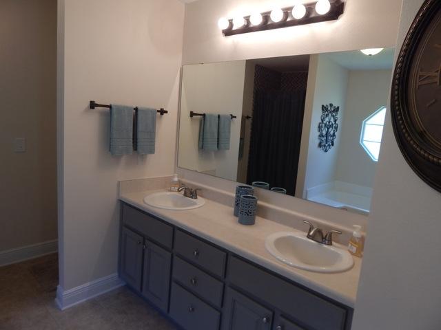 FOX VALLEY - Residential