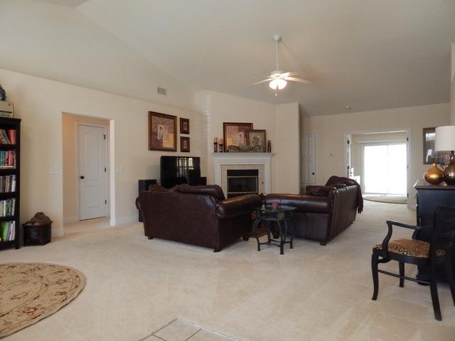 FOX VALLEY - Residential