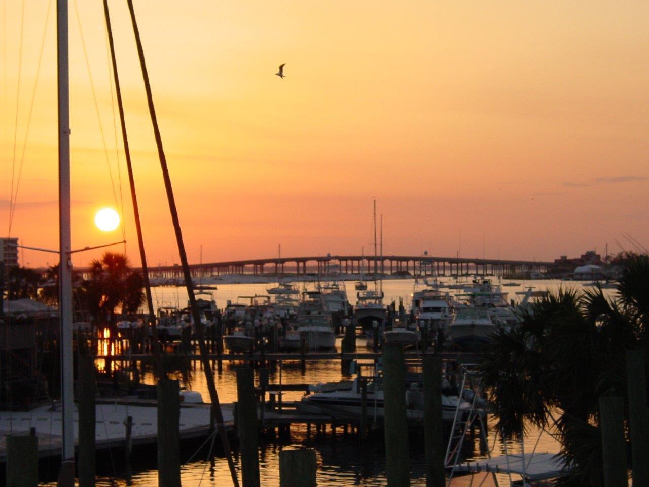 QUAIL HOLLOW - Residential