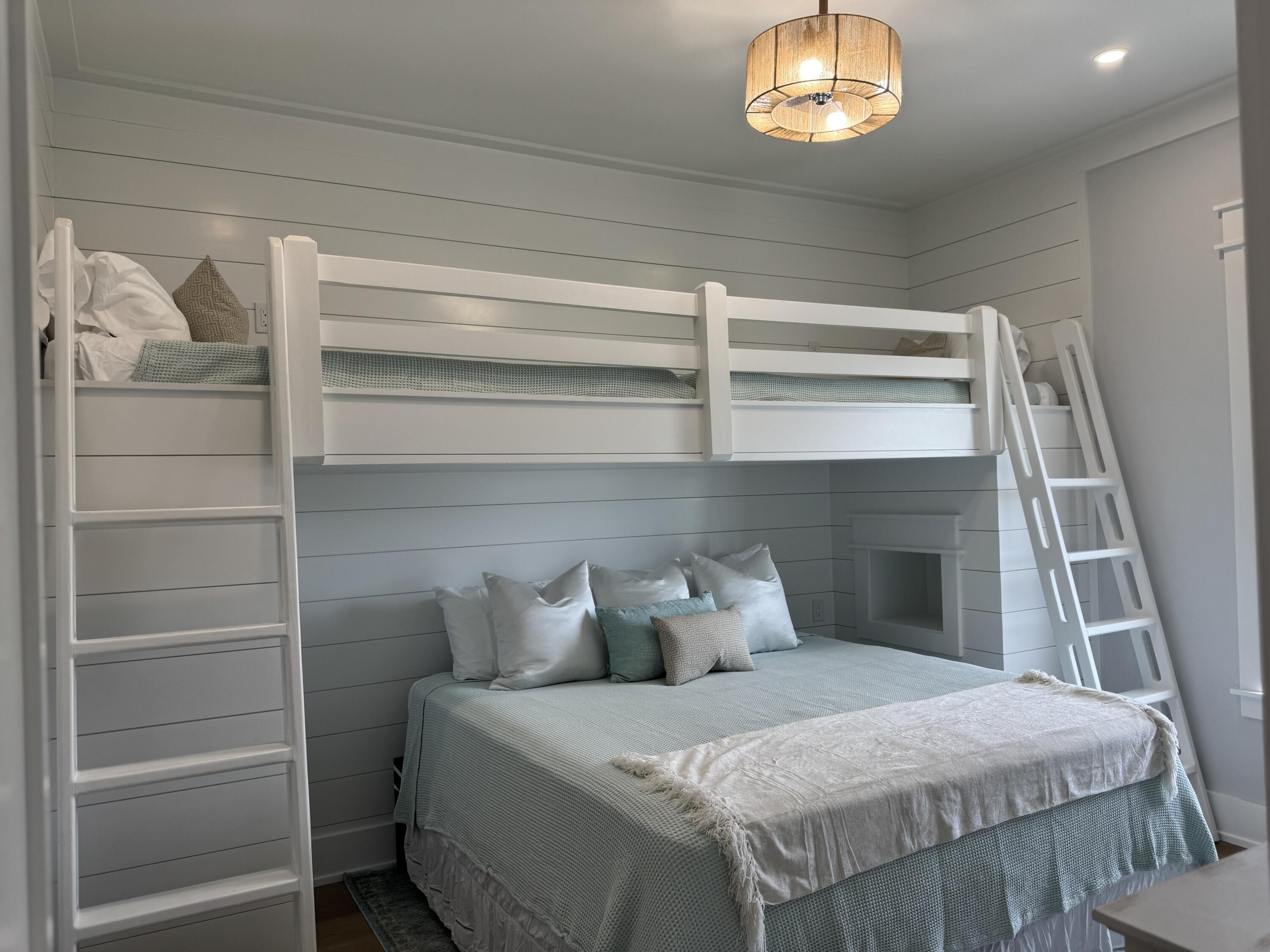 LULLWATER BEACH - Residential