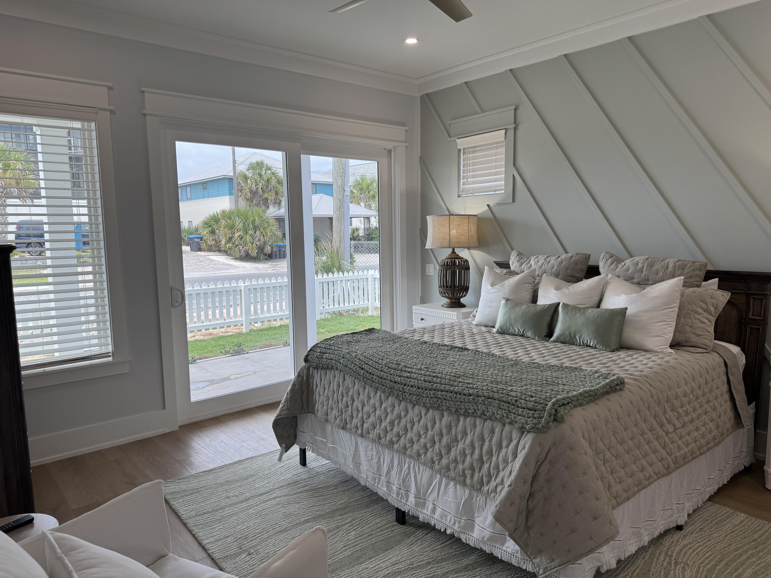 LULLWATER BEACH - Residential
