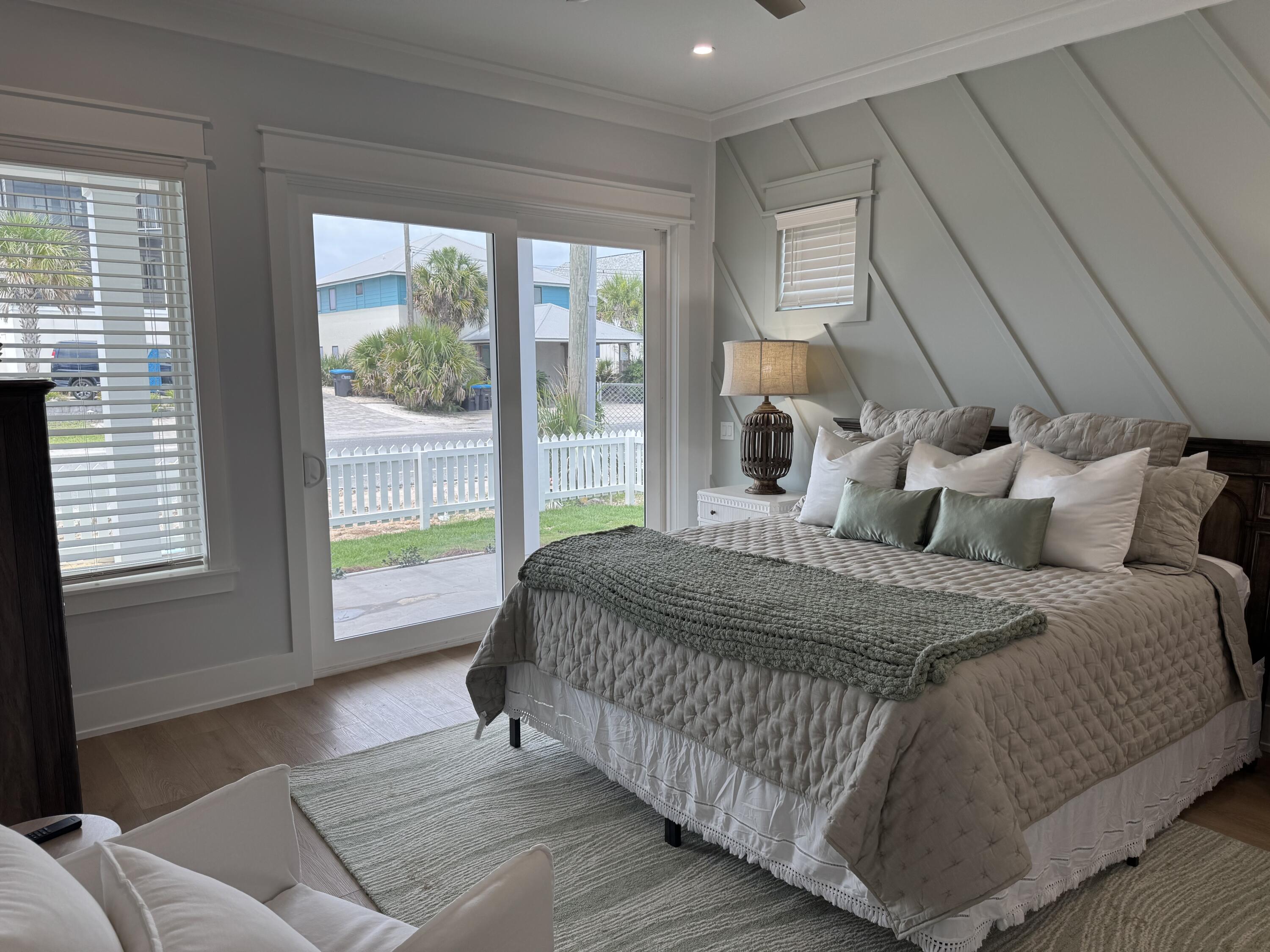 LULLWATER BEACH - Residential