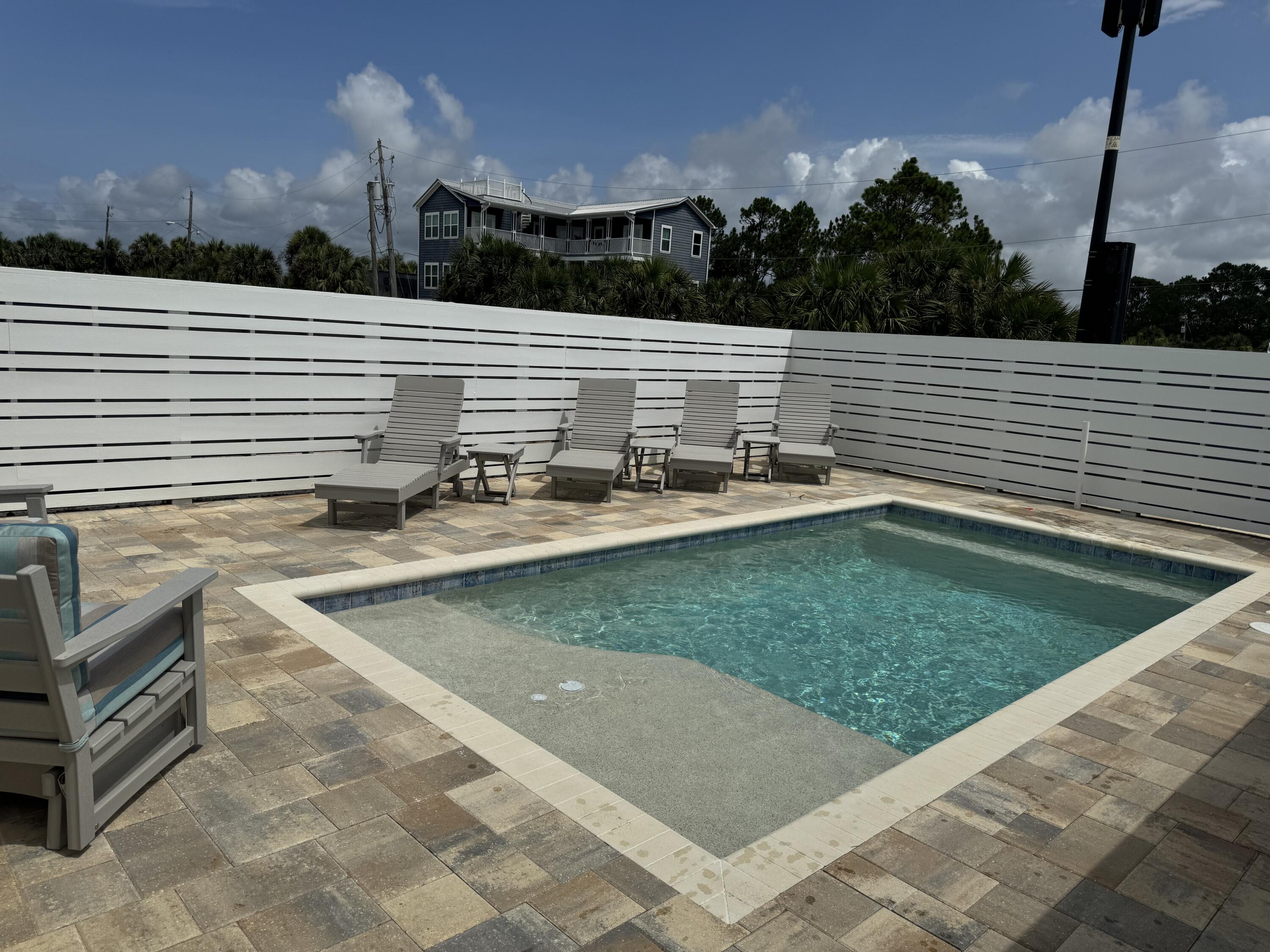 LULLWATER BEACH - Residential