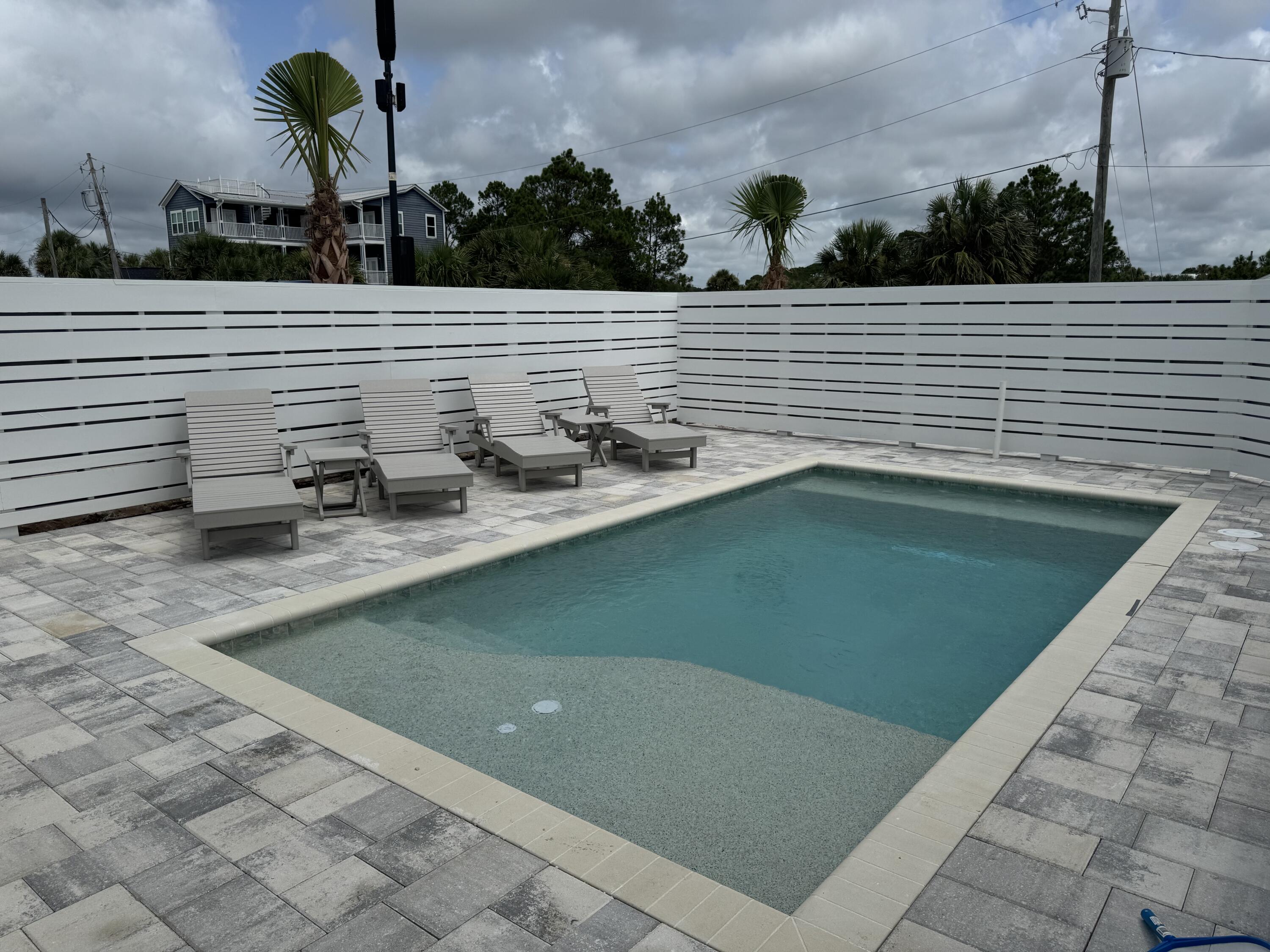 LULLWATER BEACH - Residential