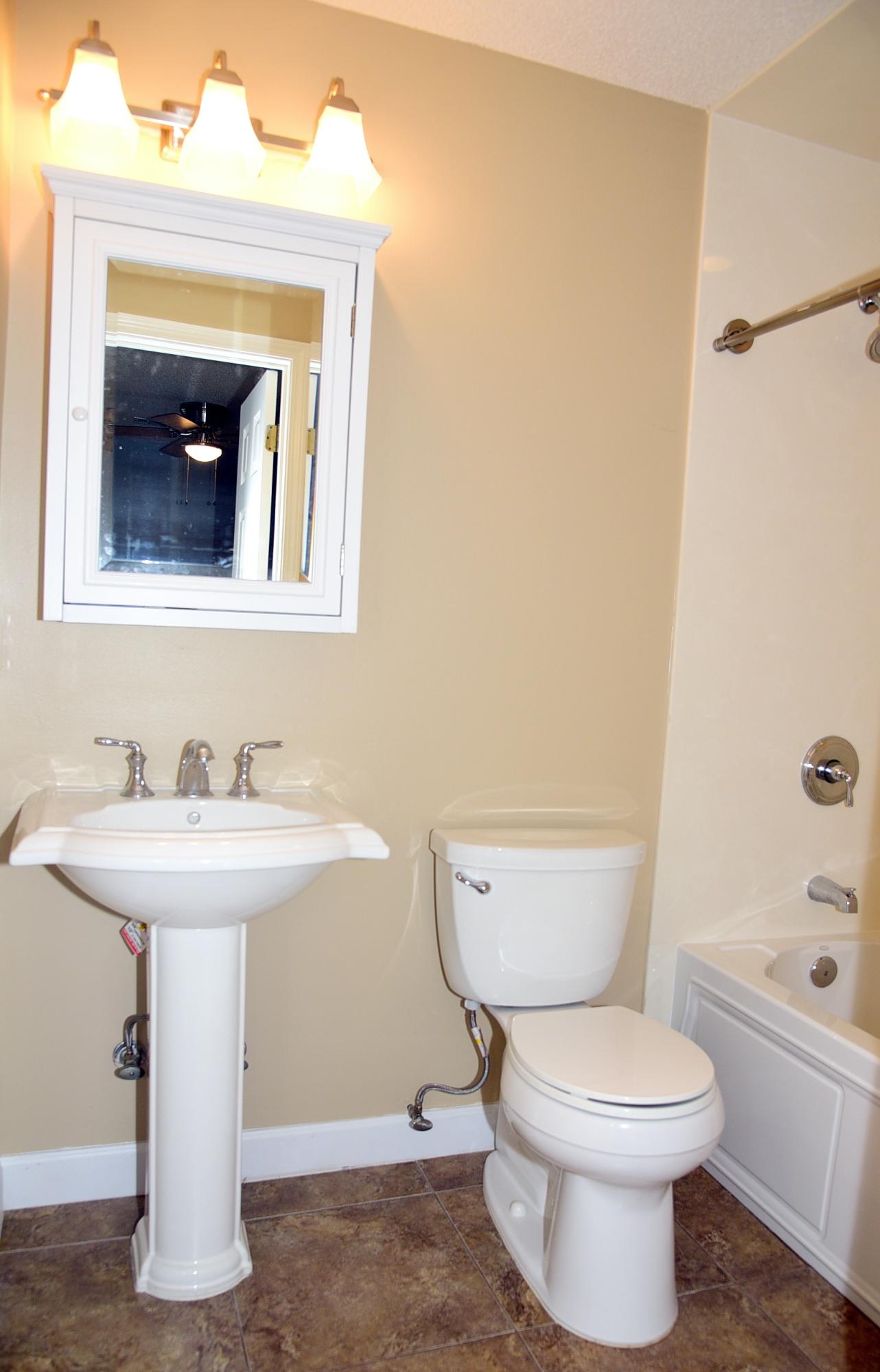 LAKESIDE CONDO AT BLUEWATER BAY - Residential Lease