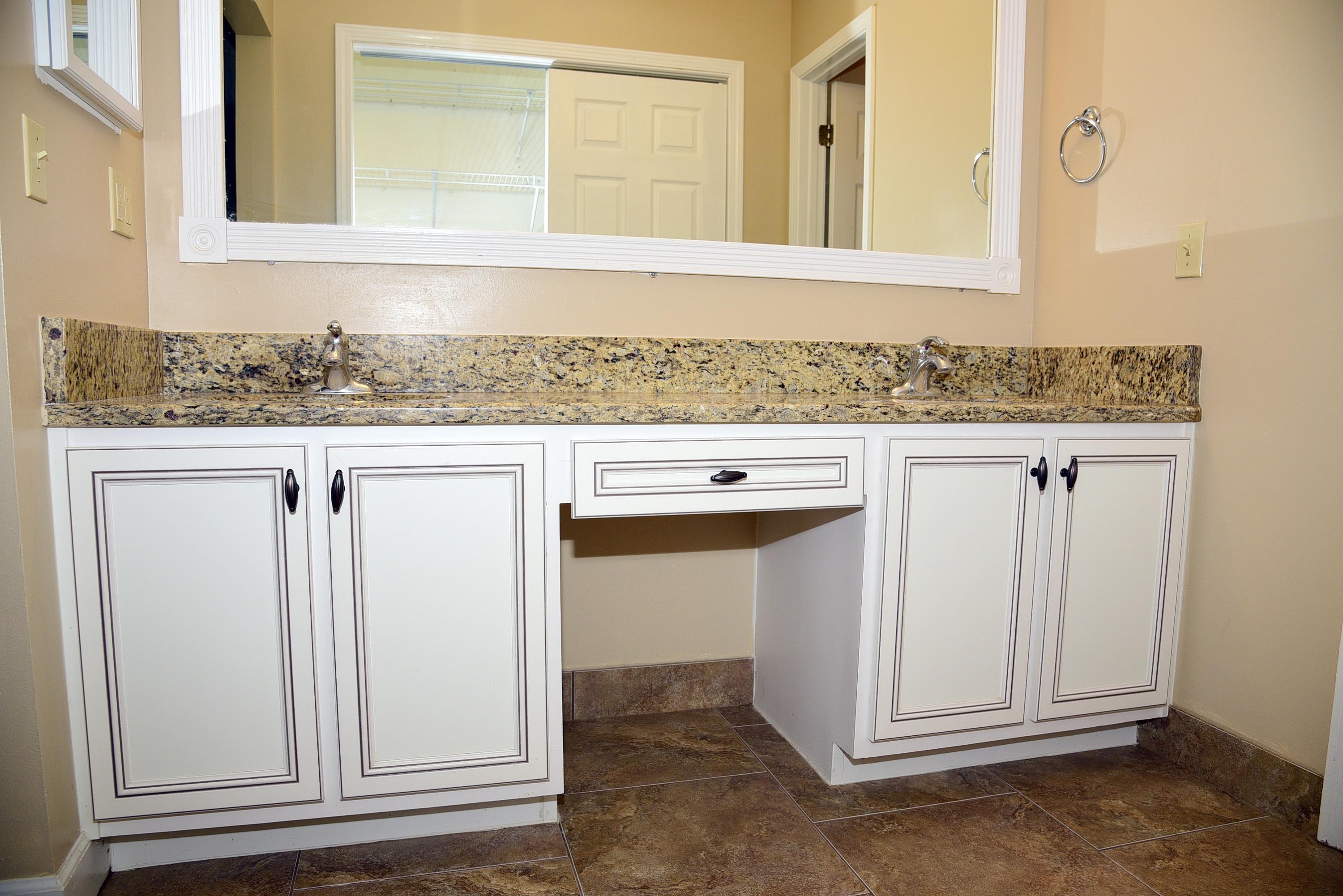 LAKESIDE CONDO AT BLUEWATER BAY - Residential Lease