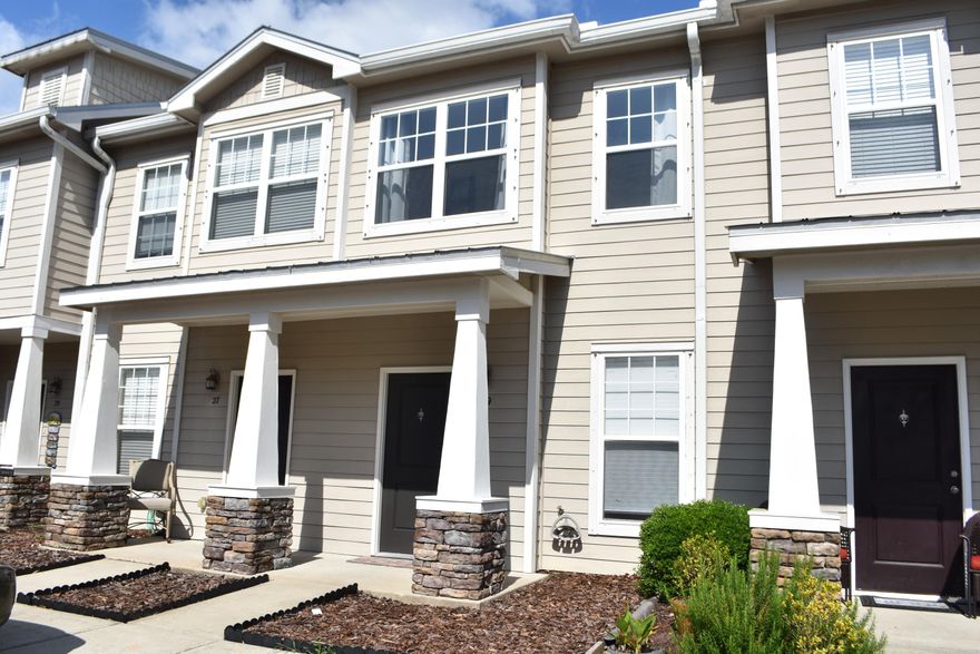 Beautifully updated 2 bedroom 2 and 1/2 bath townhouse for rent in the Verandas at Freeport. Featuring open living, kitchen features granite counter tops, new ceiling fan in living room and light fixtures throughout, new interior paint and new carpet. The two bedroom units are set up like two master suites. All appliances including Washer/Dryer included. This unit is move-in ready and will not last long! Beautiful Community pool. Located in close proximity to Freeport Schools. No Pet Policy.