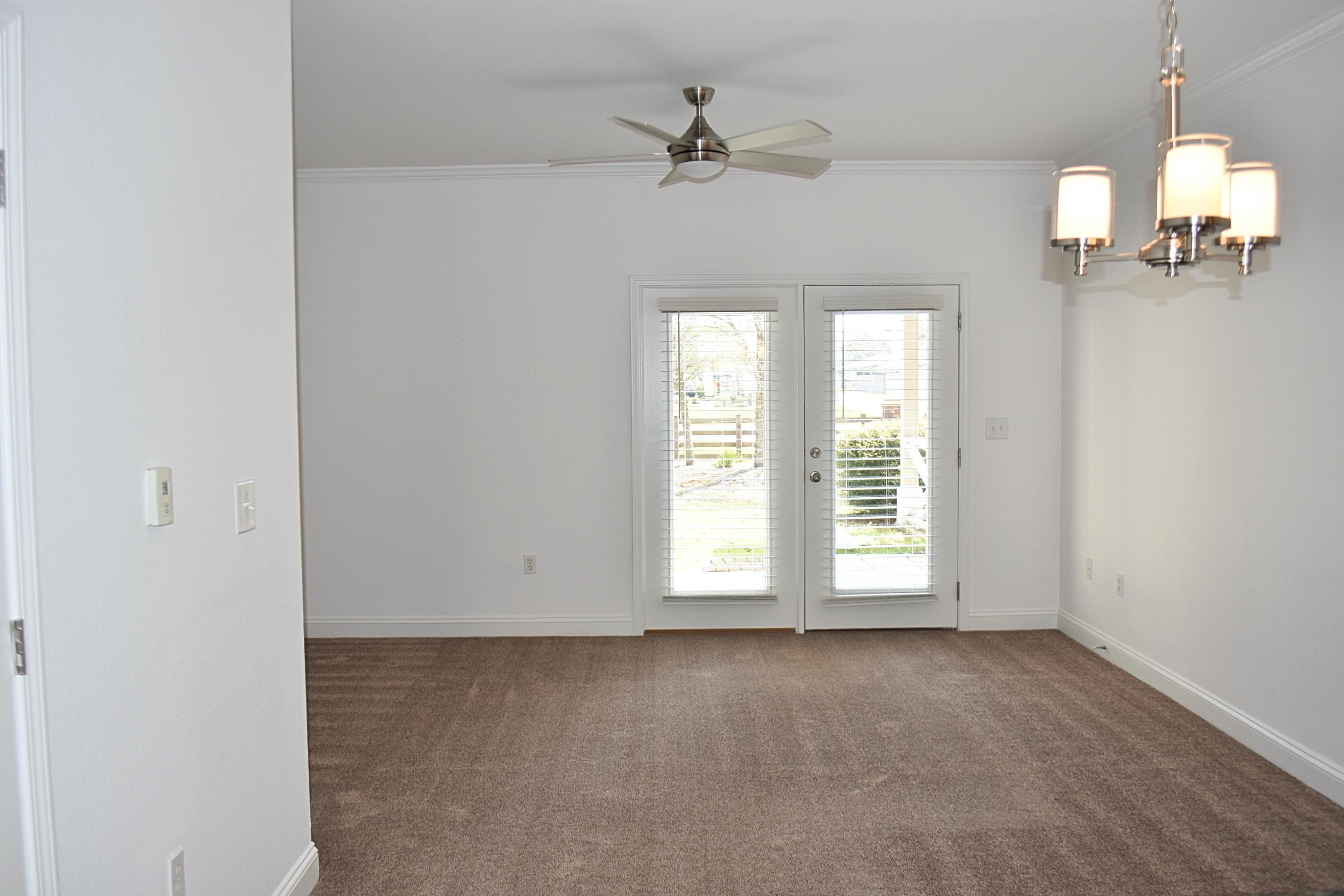 VERANDAS OF FREEPORT, THE - Residential Lease