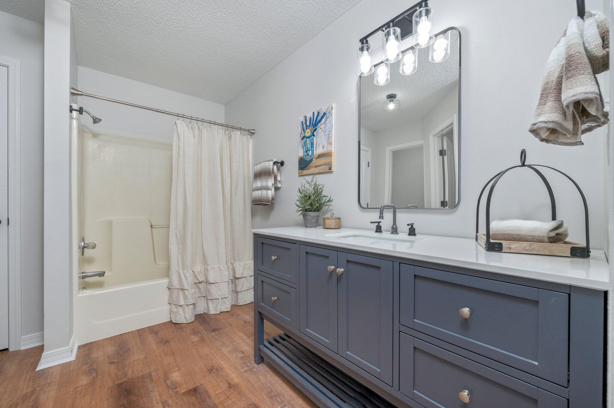 DOGWOOD ESTATES 1ST ADDN - Residential