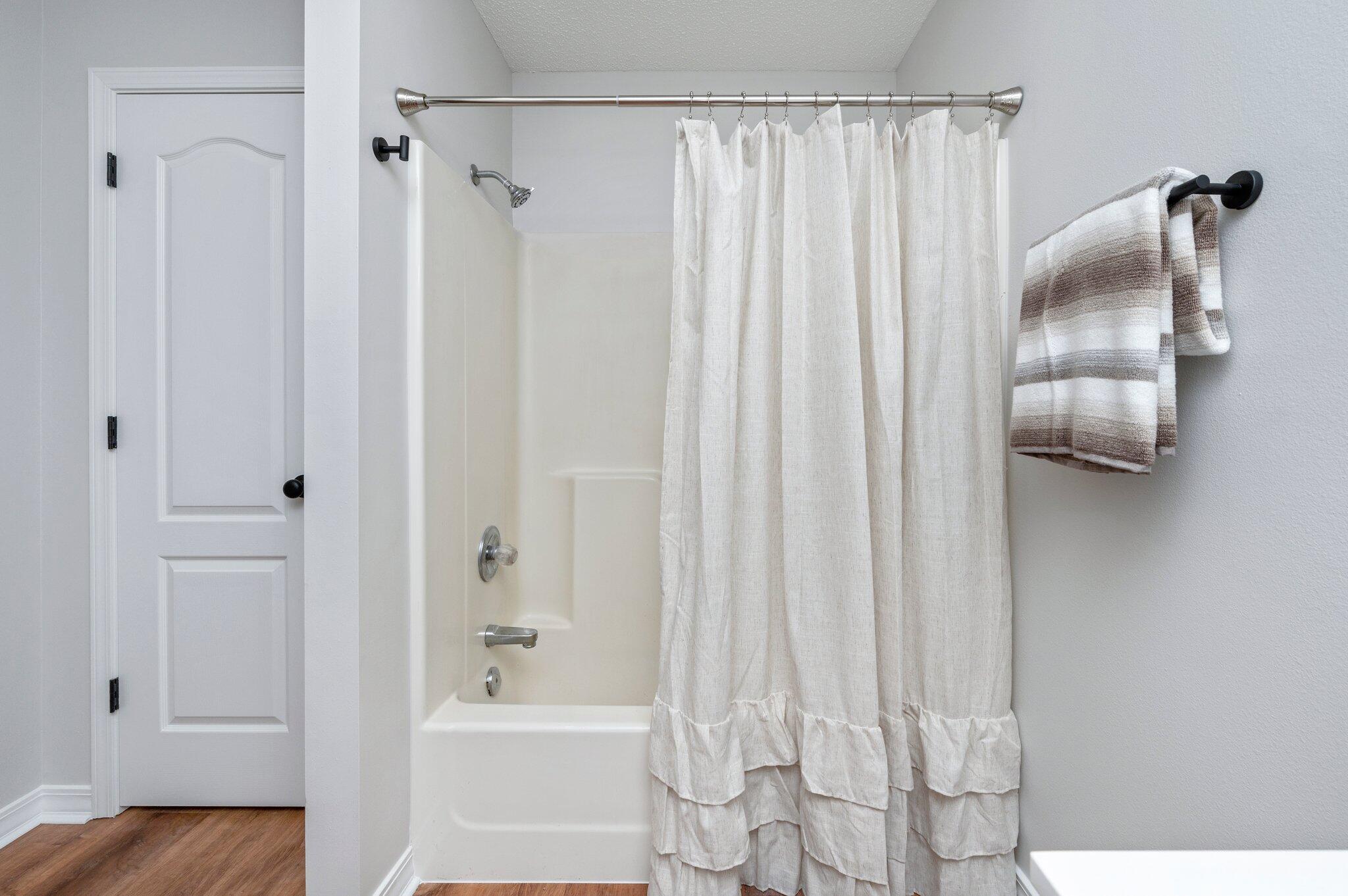 DOGWOOD ESTATES 1ST ADDN - Residential