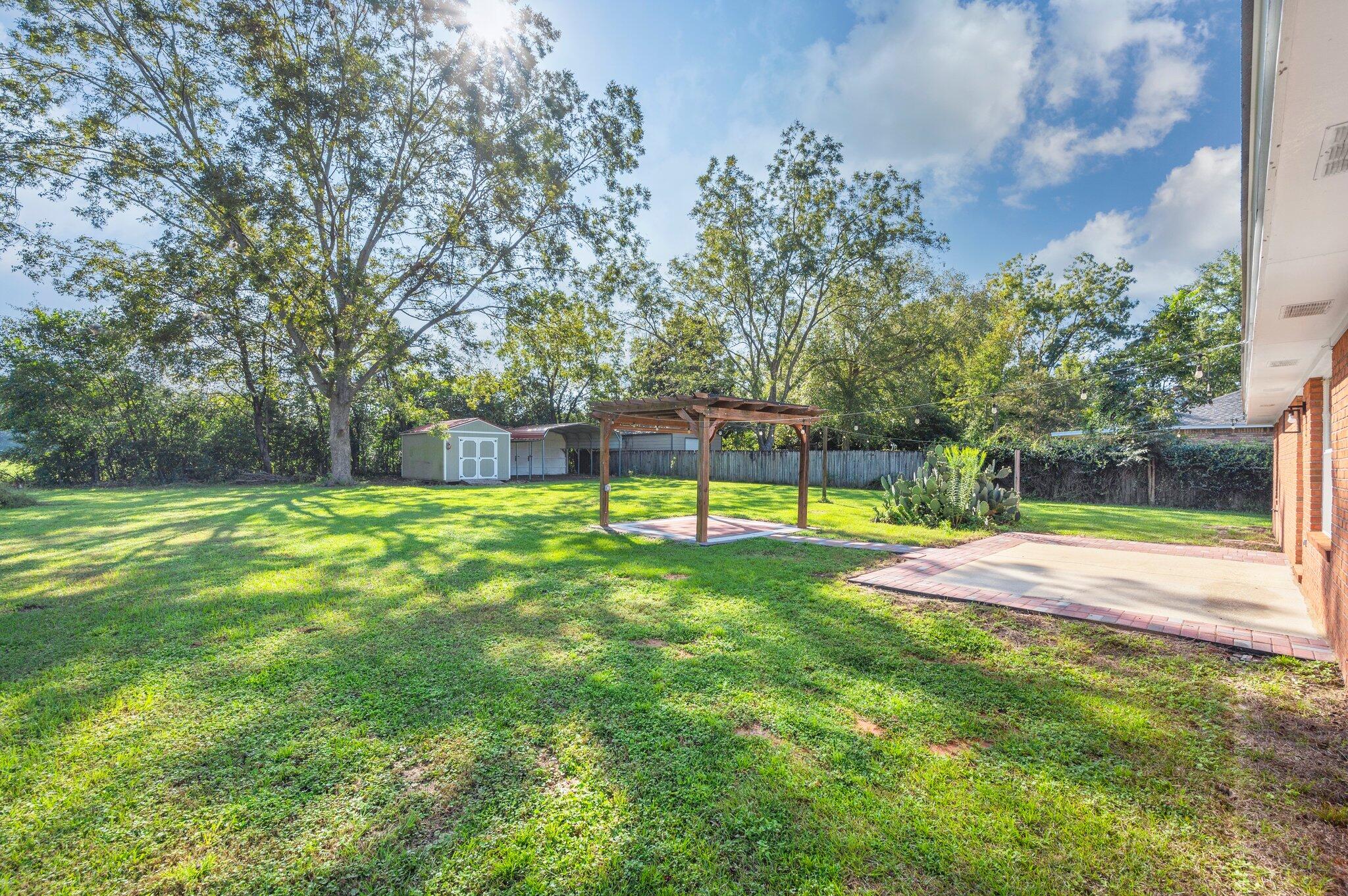 DOGWOOD ESTATES 1ST ADDN - Residential