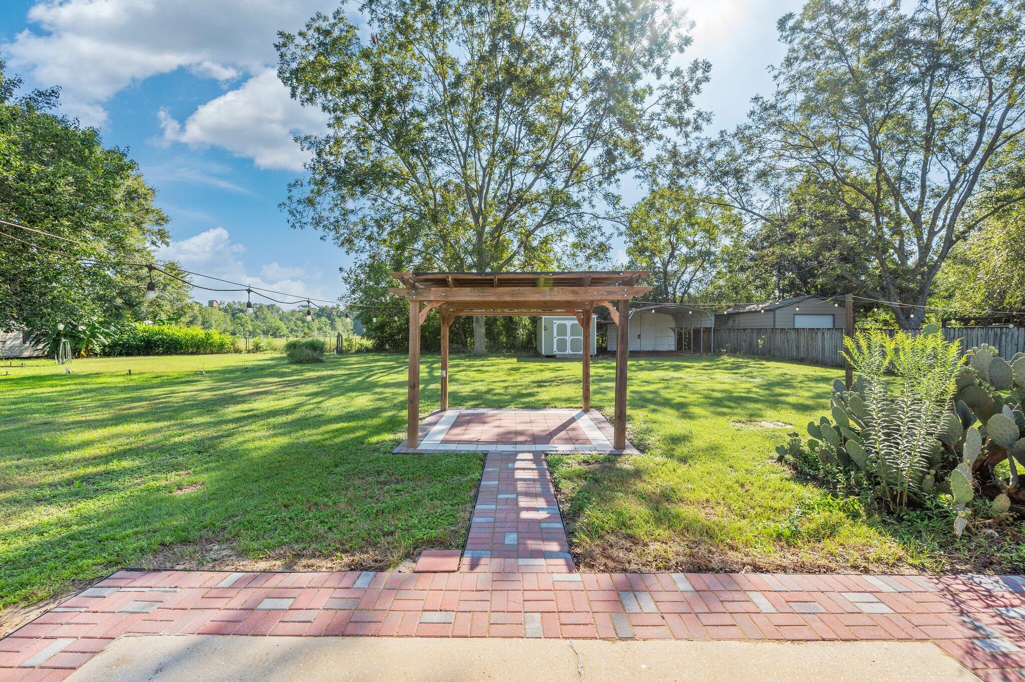 DOGWOOD ESTATES 1ST ADDN - Residential