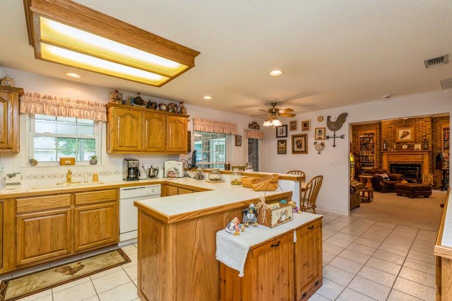 ROCKY BAYOU ESTATES 12A - Residential