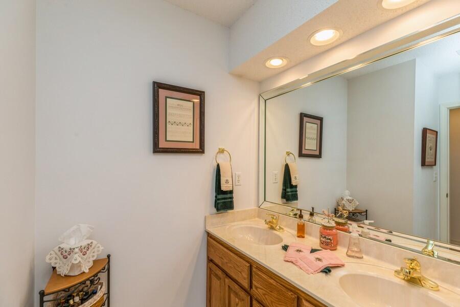 ROCKY BAYOU ESTATES 12A - Residential