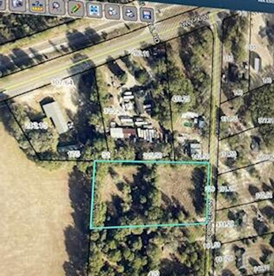 Over 2 acres on a paved rd and ready to build your dream home.  Only a few min from the Interstate and can be in Crestview or Milton in 15 min or less and pensacola in 30.  Call to set up your viewing today