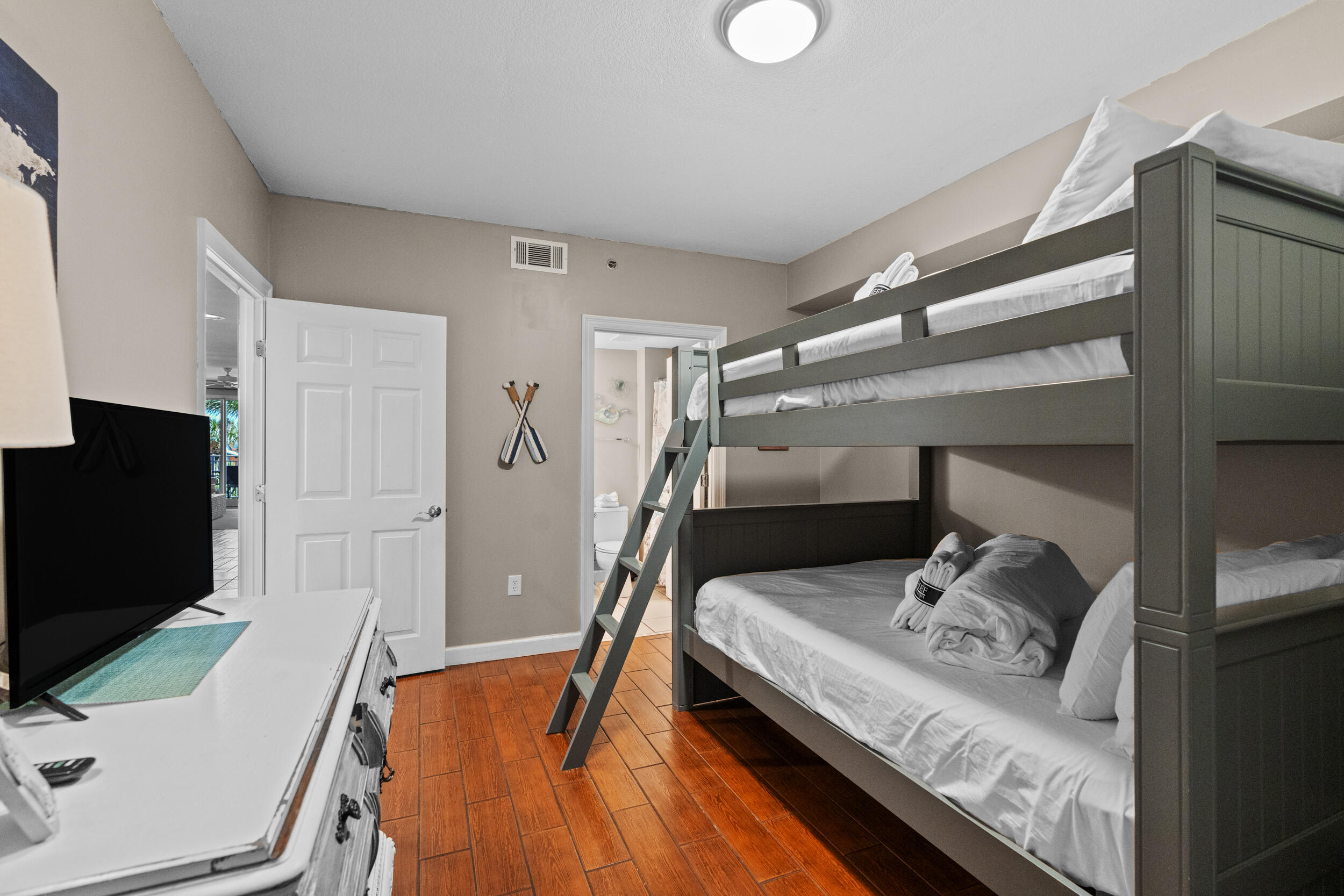 STERLING SHORES - Residential