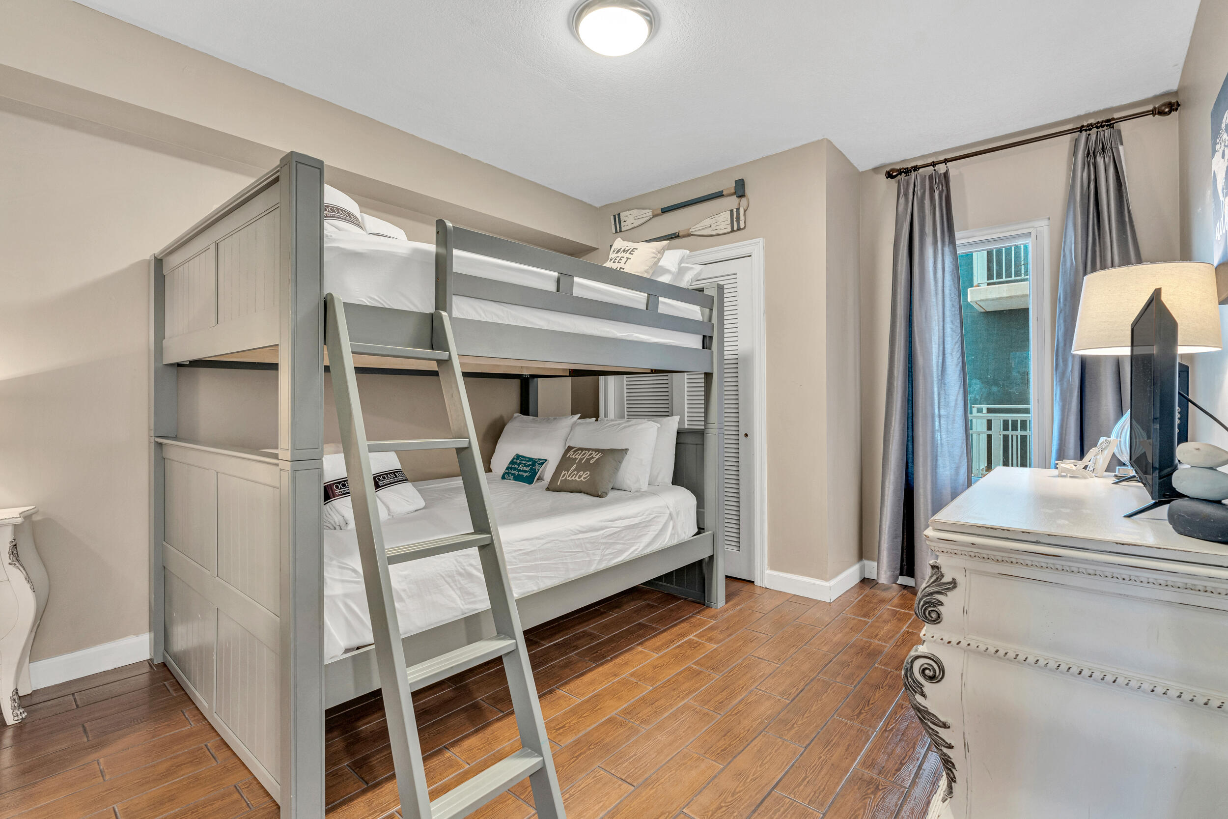 STERLING SHORES - Residential