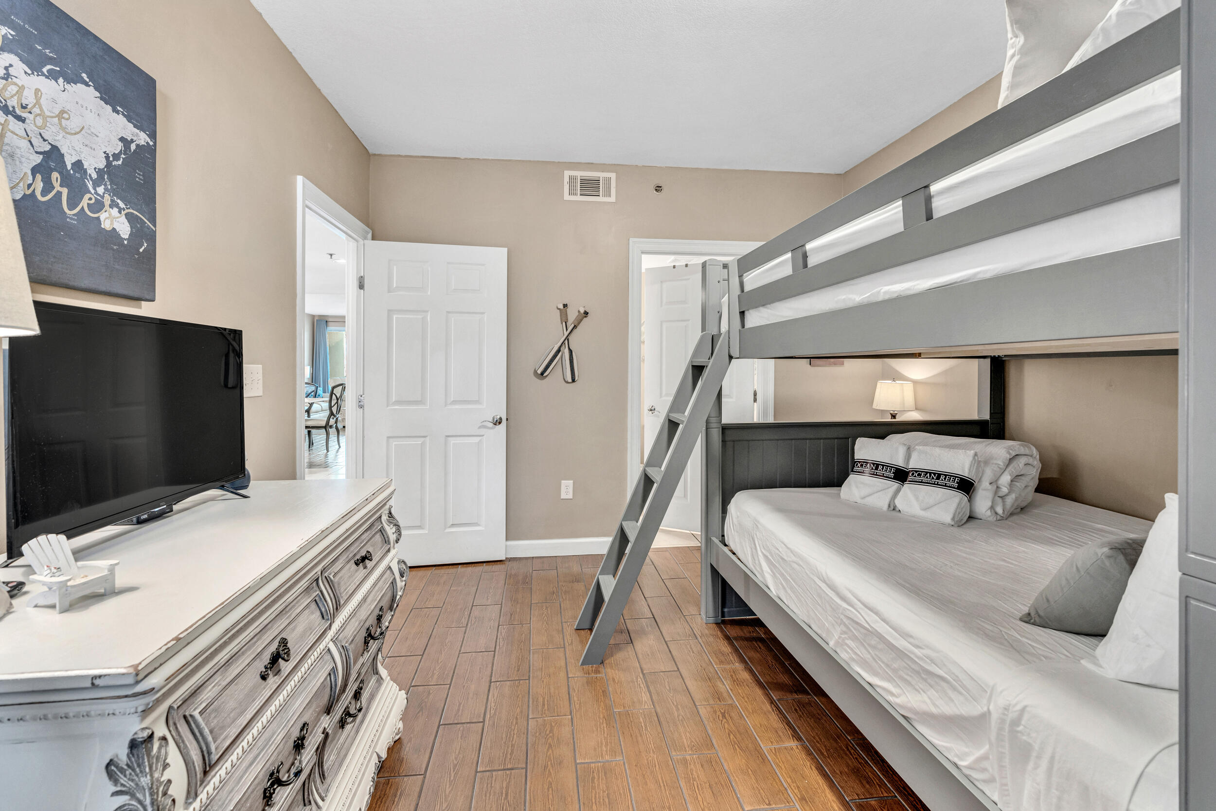 STERLING SHORES - Residential