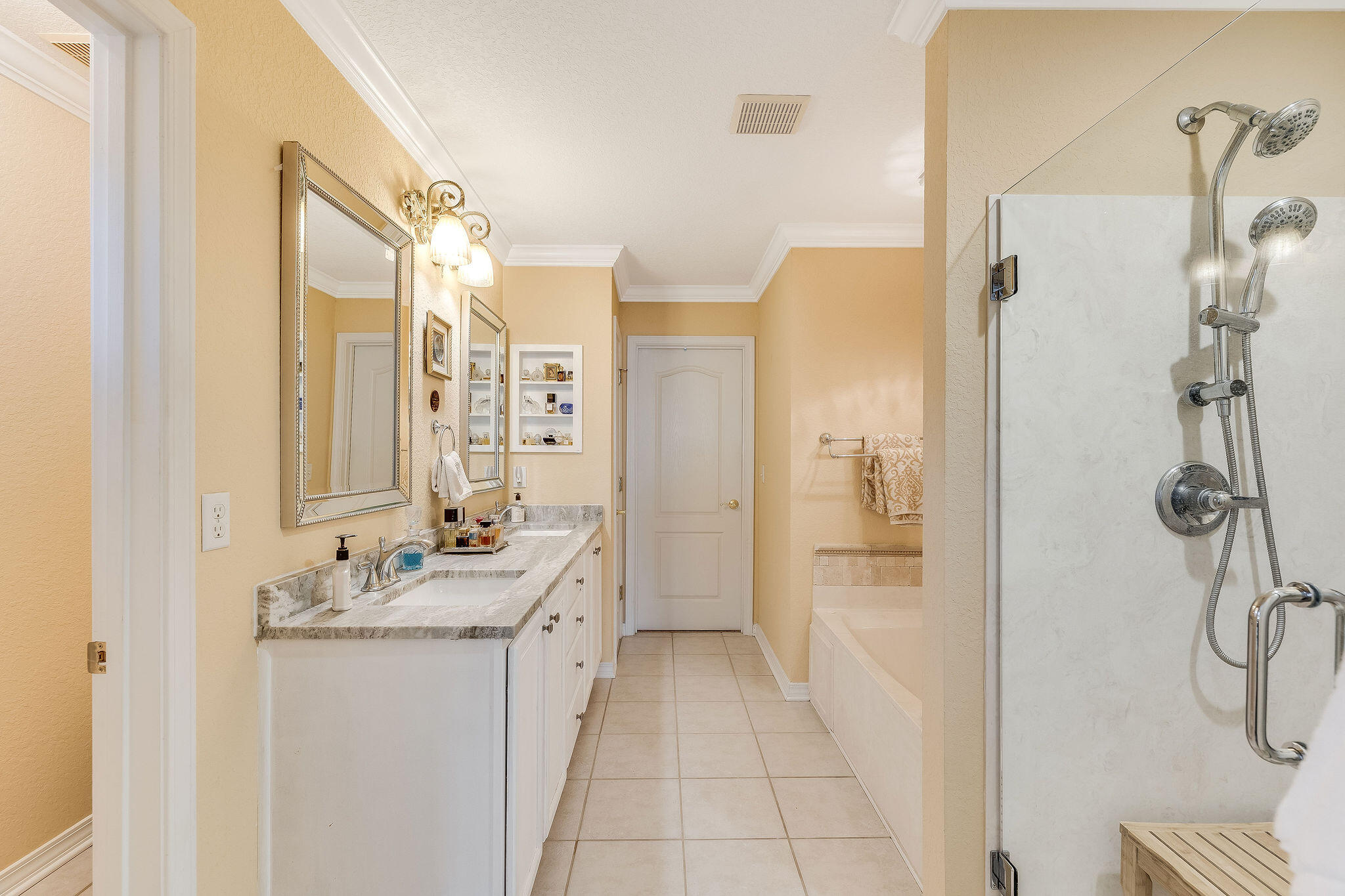 EMERALD LAKES PH 1 - Residential