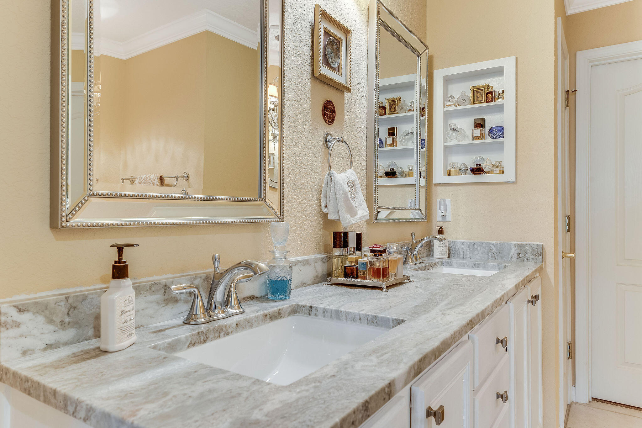 EMERALD LAKES PH 1 - Residential