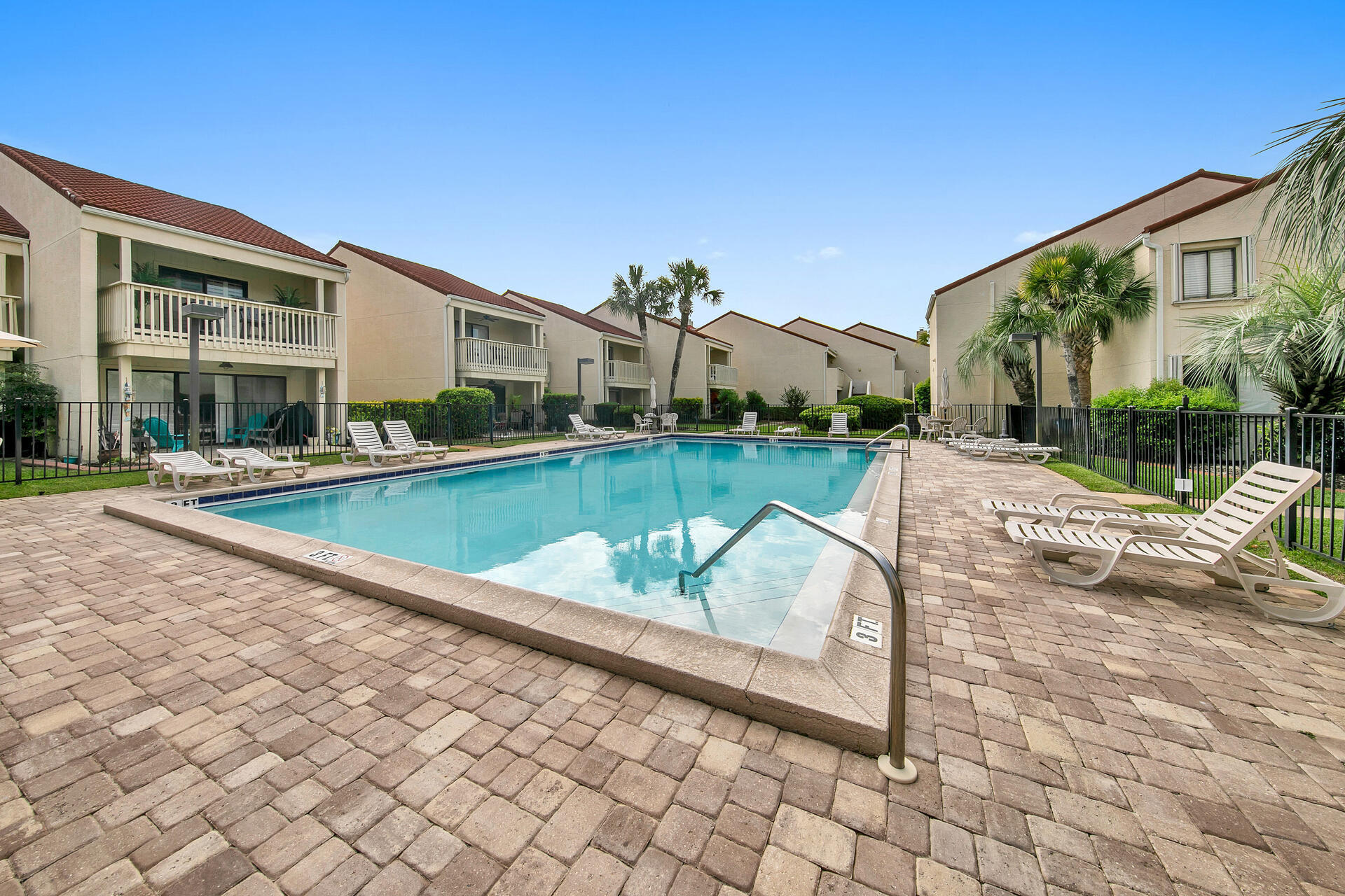 CLIPPER COVE T/H - Residential