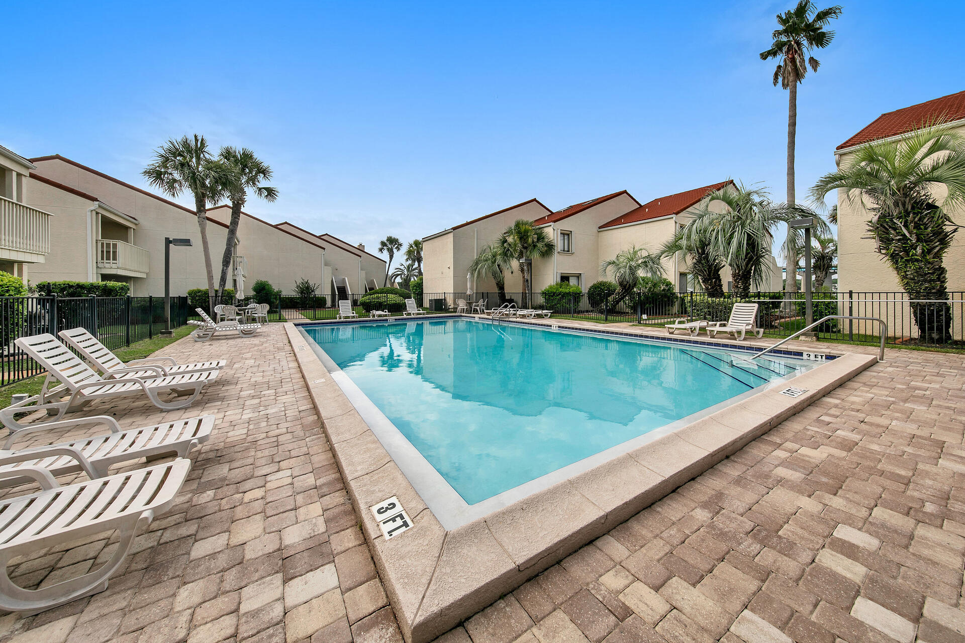 CLIPPER COVE T/H - Residential