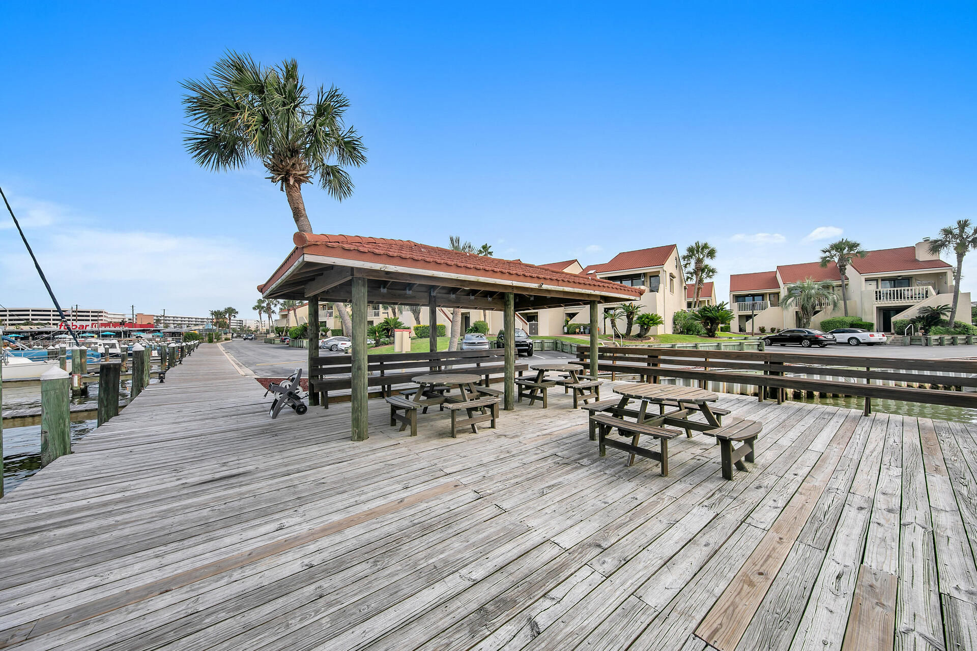 CLIPPER COVE T/H - Residential