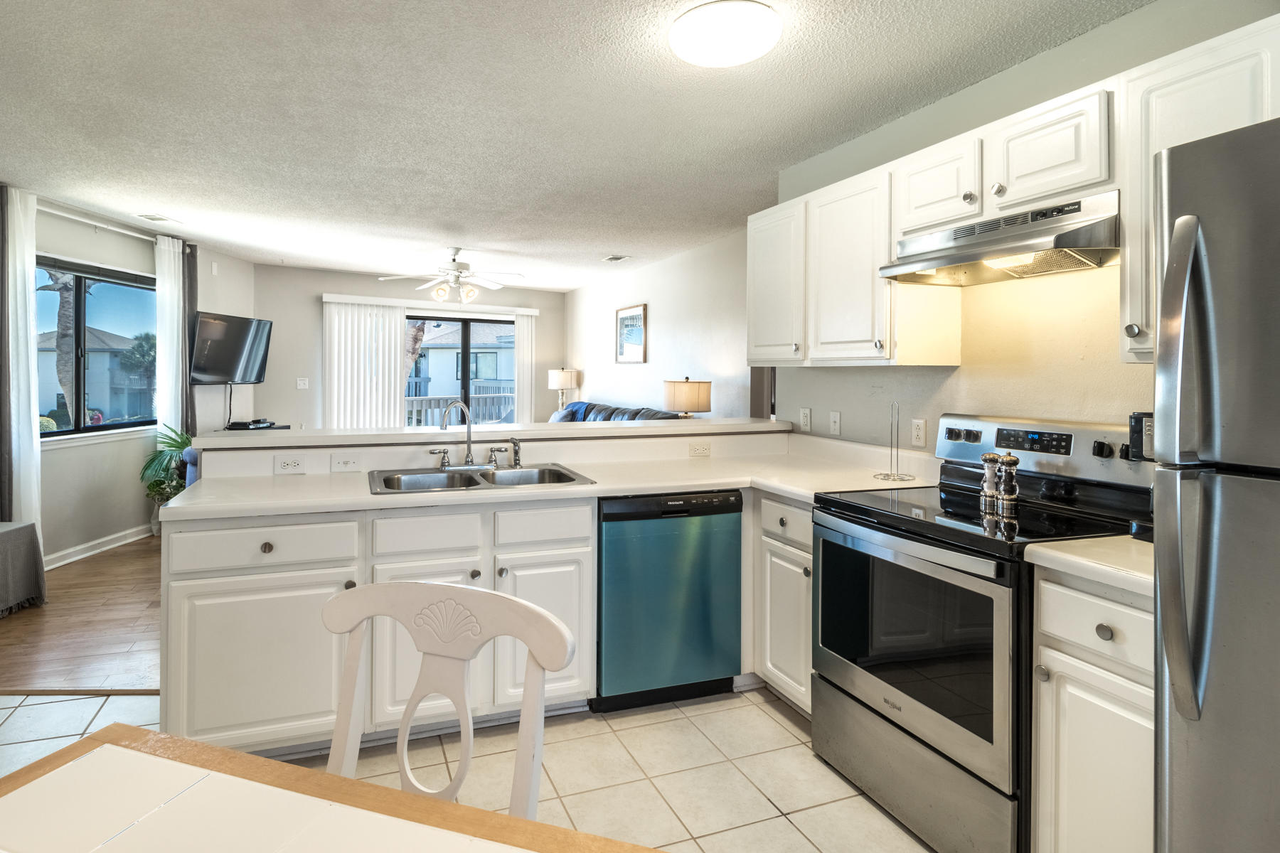 CRYSTAL VILLAGE 2 CONDO PH 4 - Residential