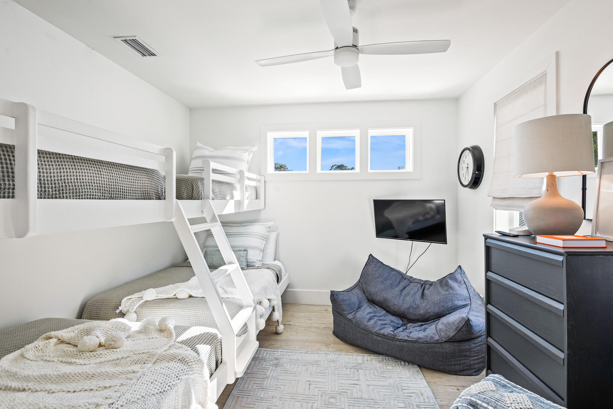 SEAGROVE VILLAGE 7TH ADD - Residential